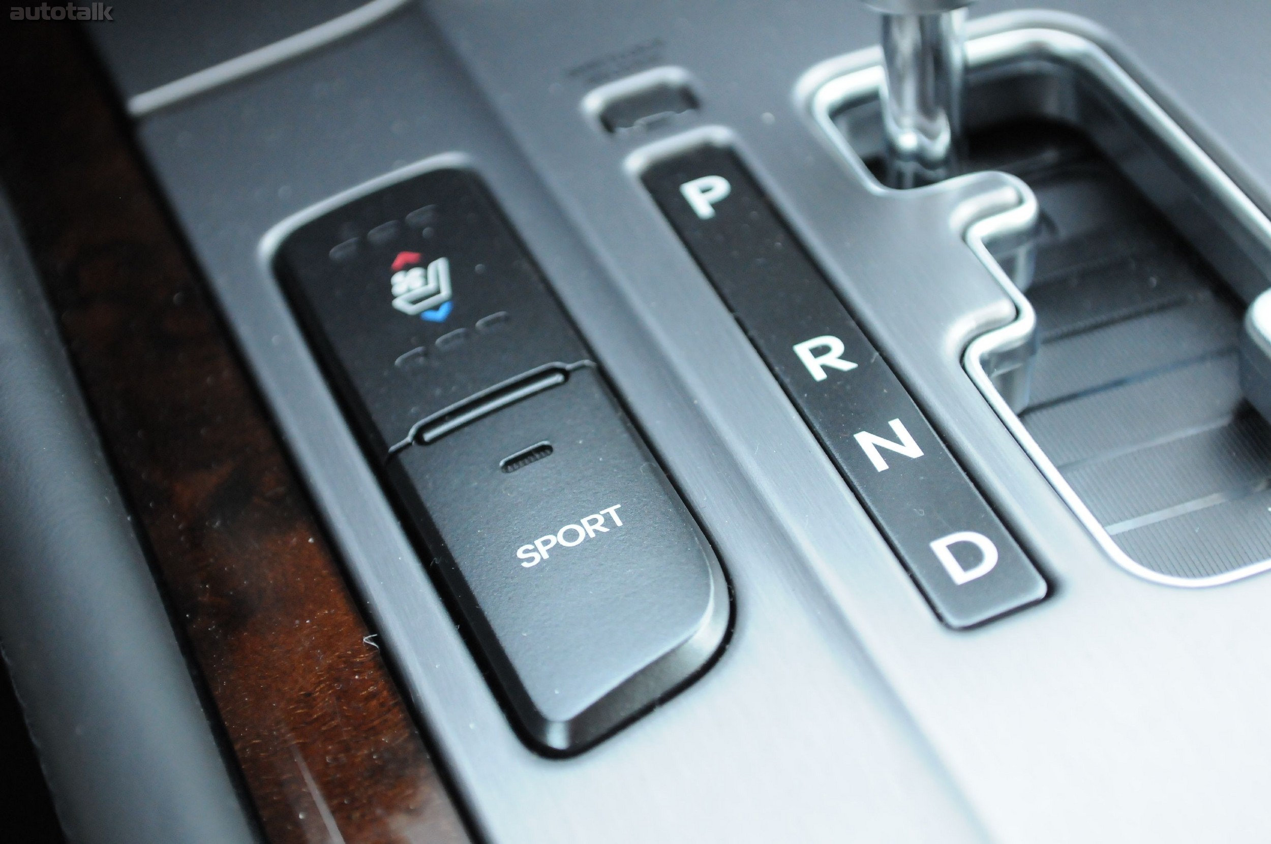 2011 Hyundai Equus Review