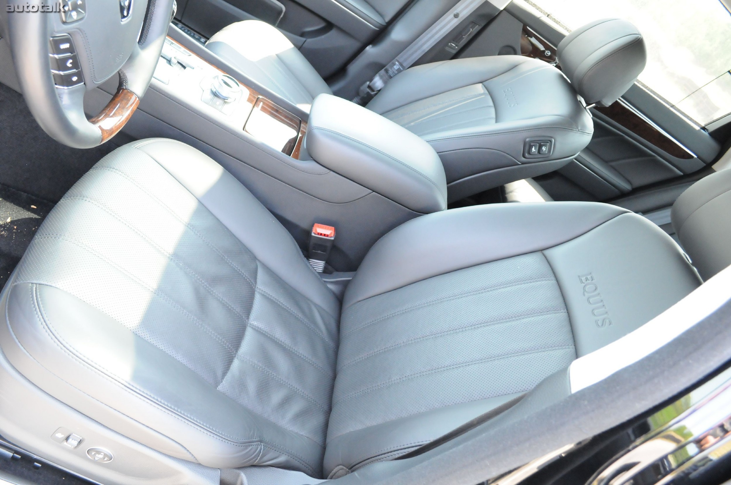 2011 Hyundai Equus Review