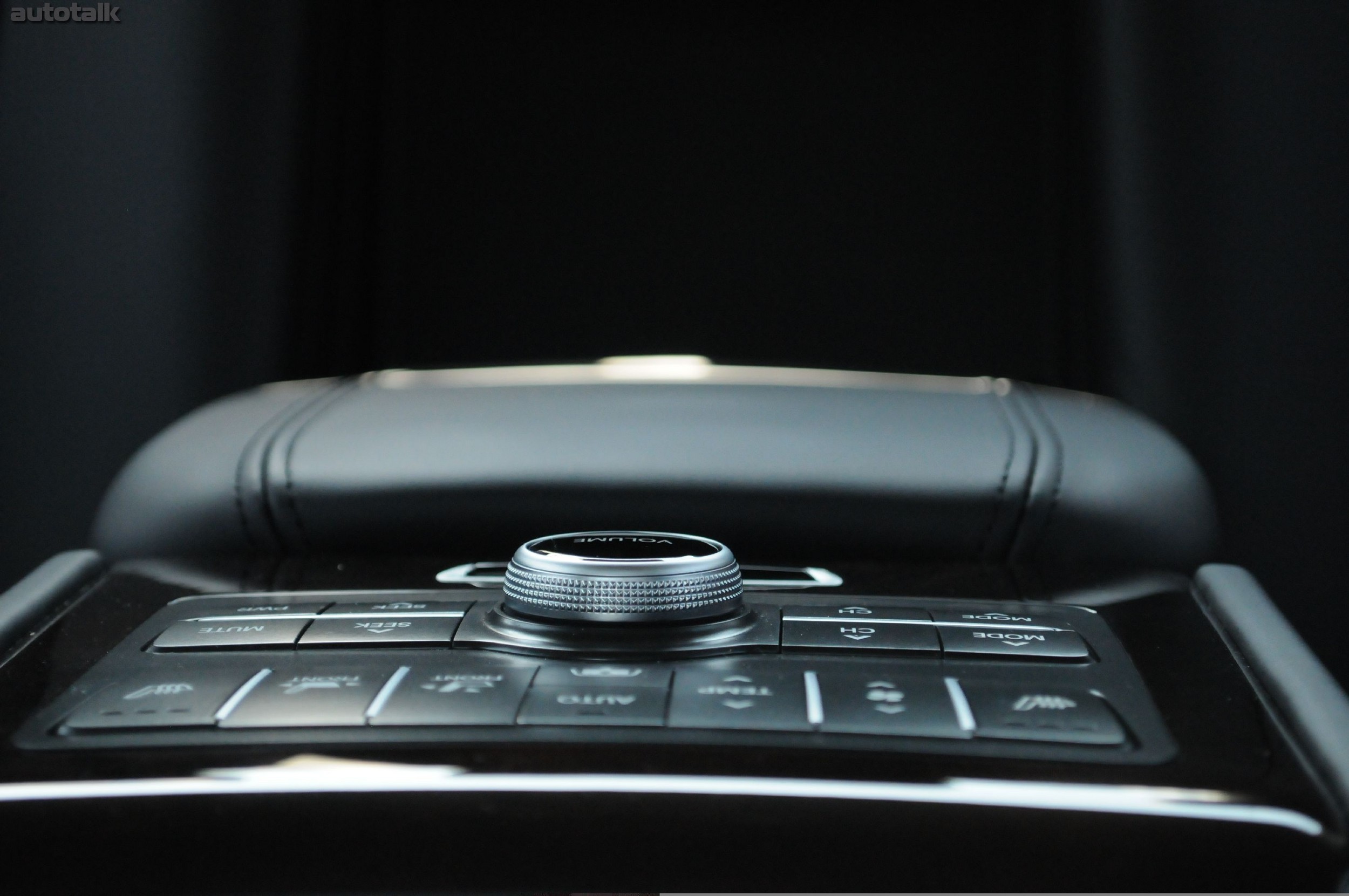 2011 Hyundai Equus Review