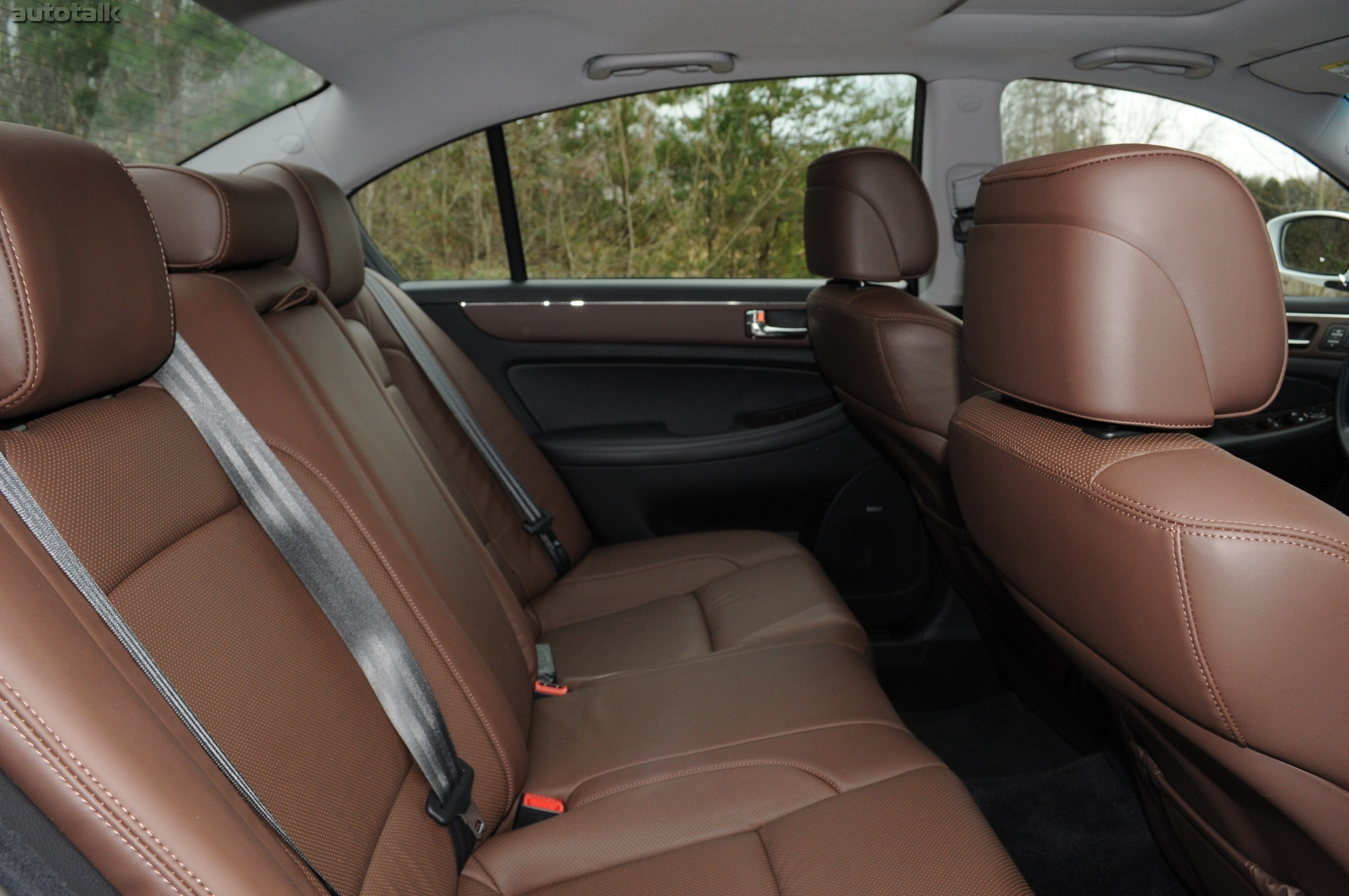 2011 Hyundai Genesis Sedan Review