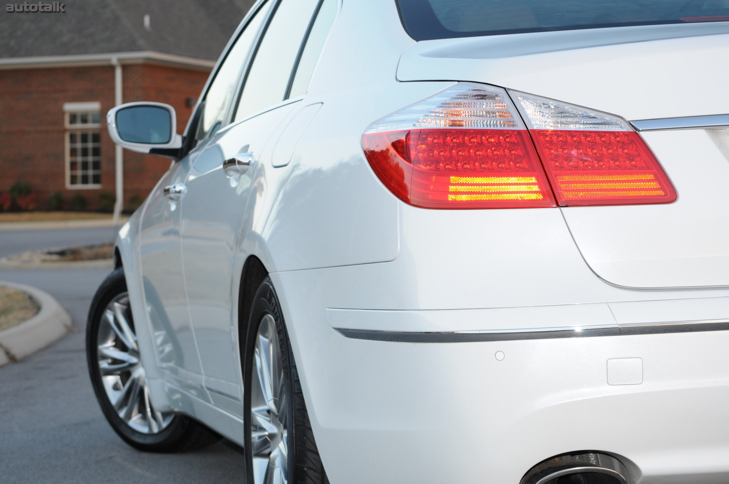 2011 Hyundai Genesis Sedan Review