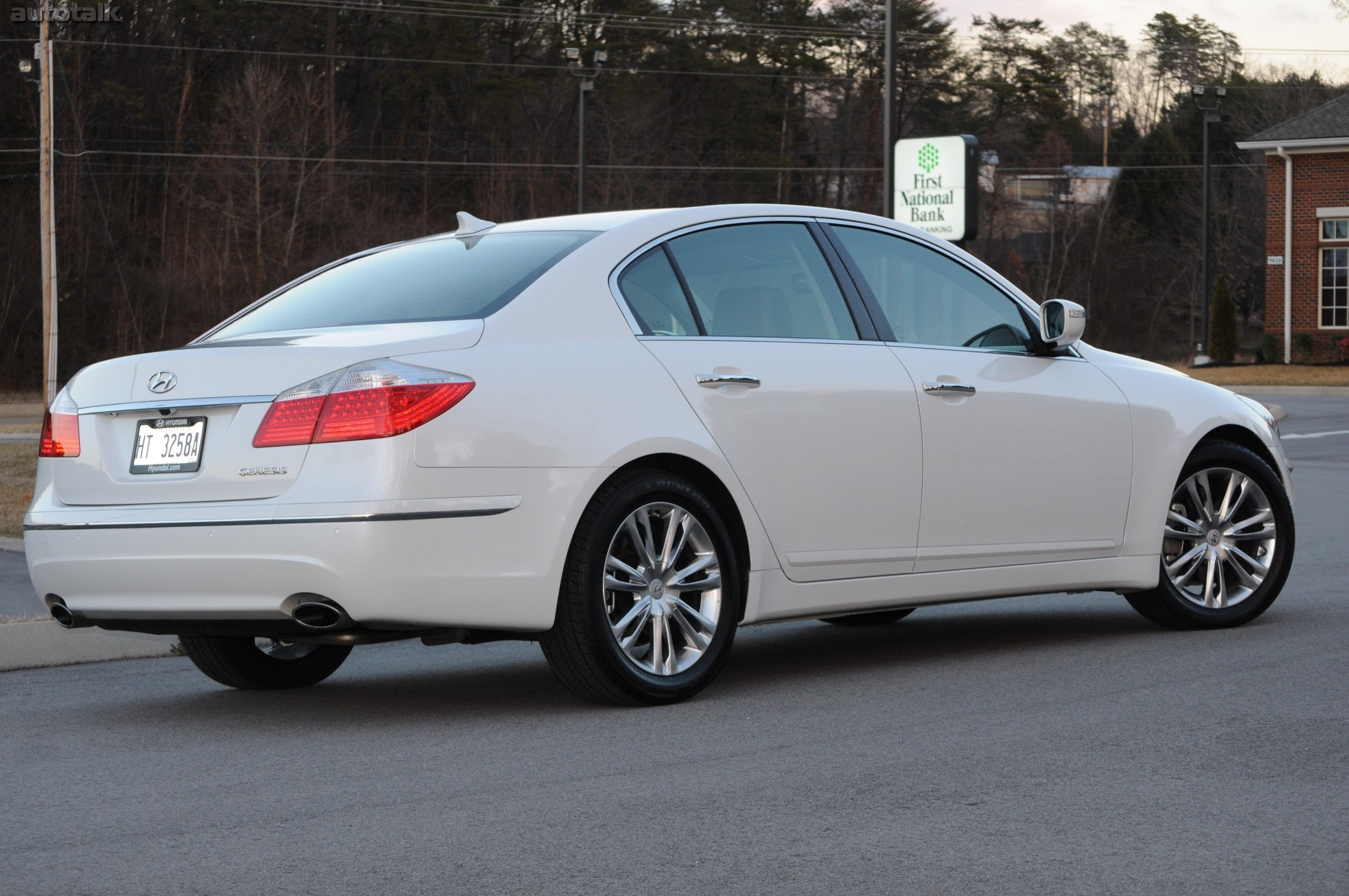 2011 Hyundai Genesis Sedan Review