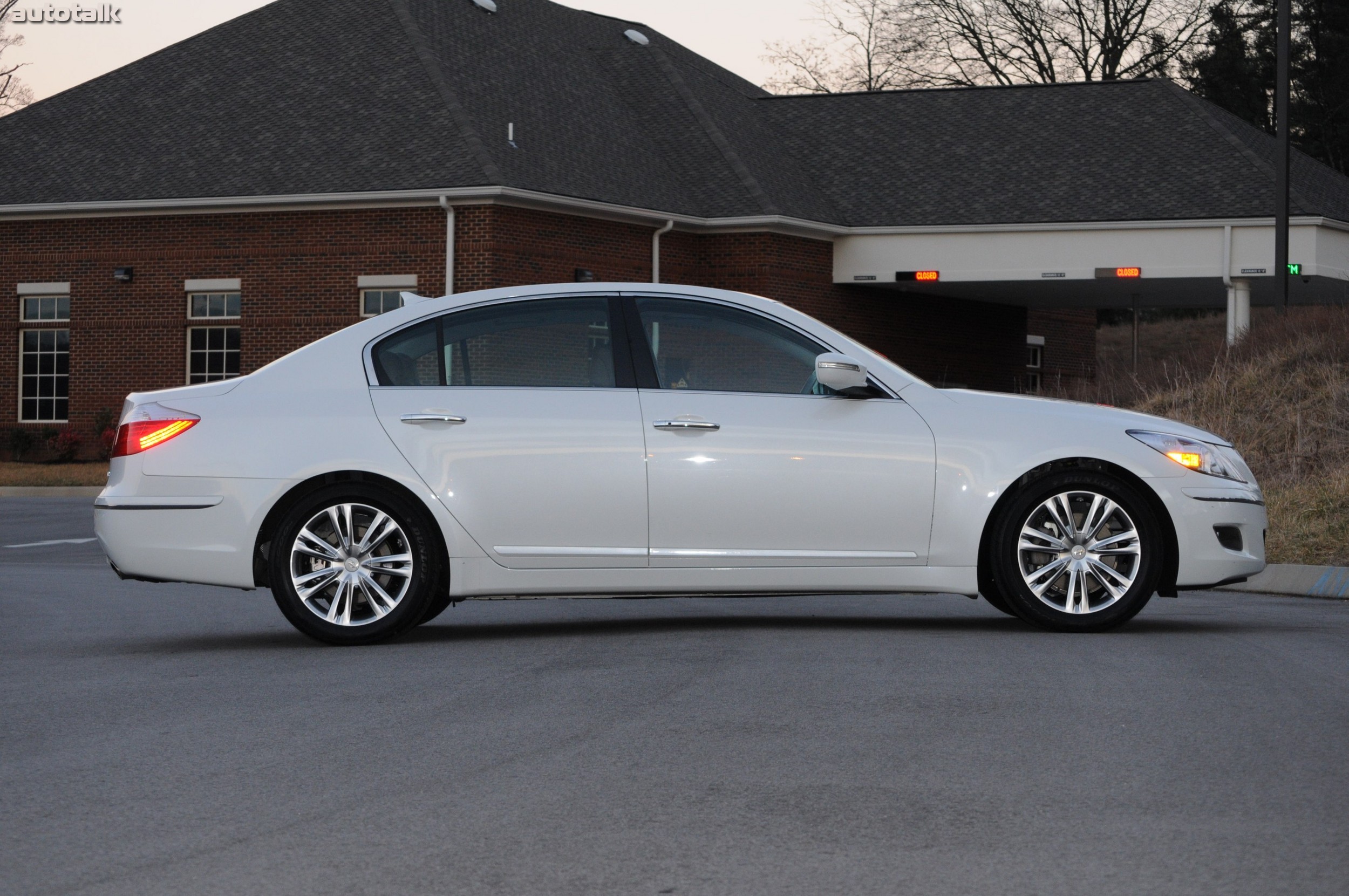 2011 Hyundai Genesis Sedan Review
