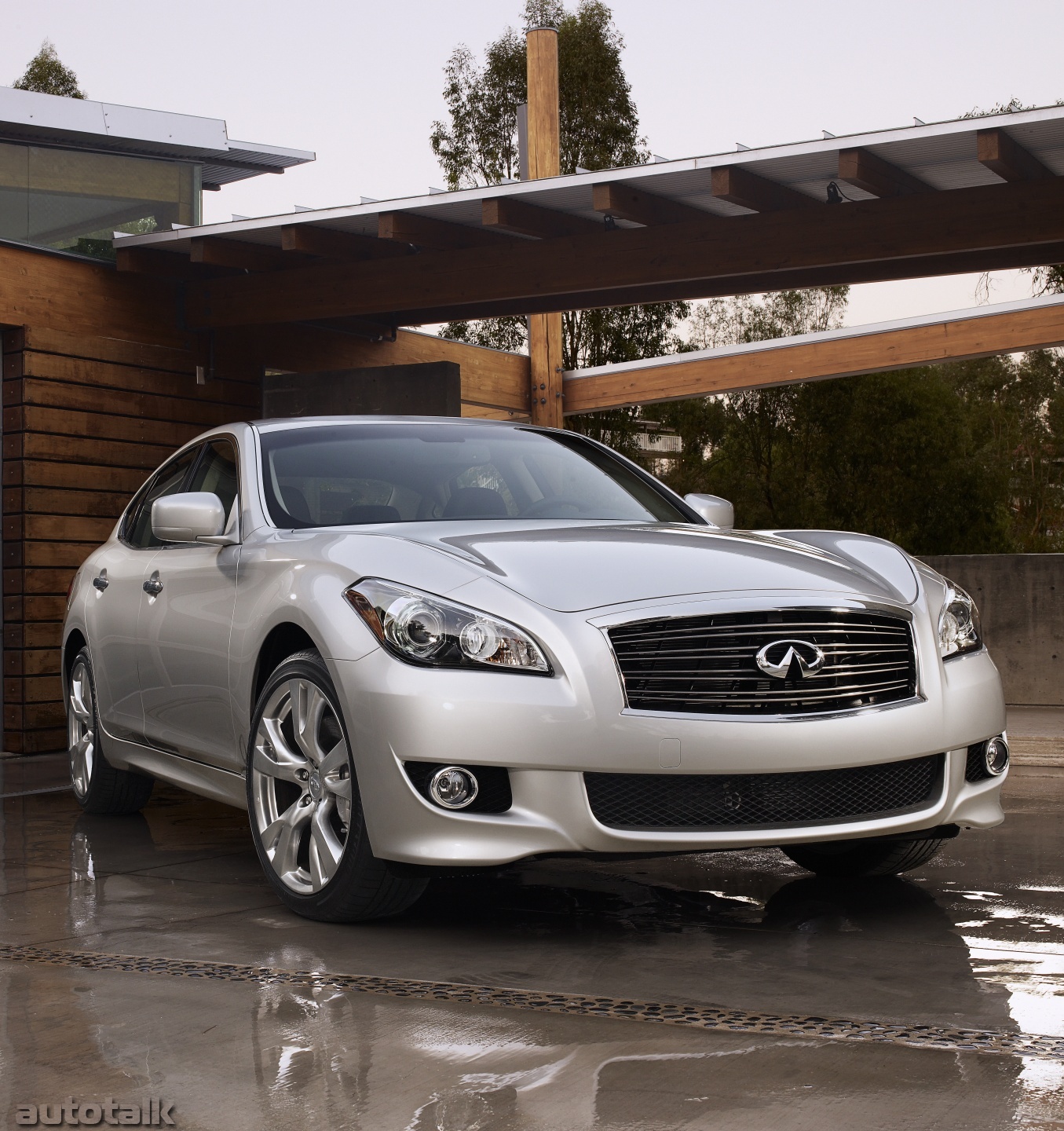 2011 Infiniti M