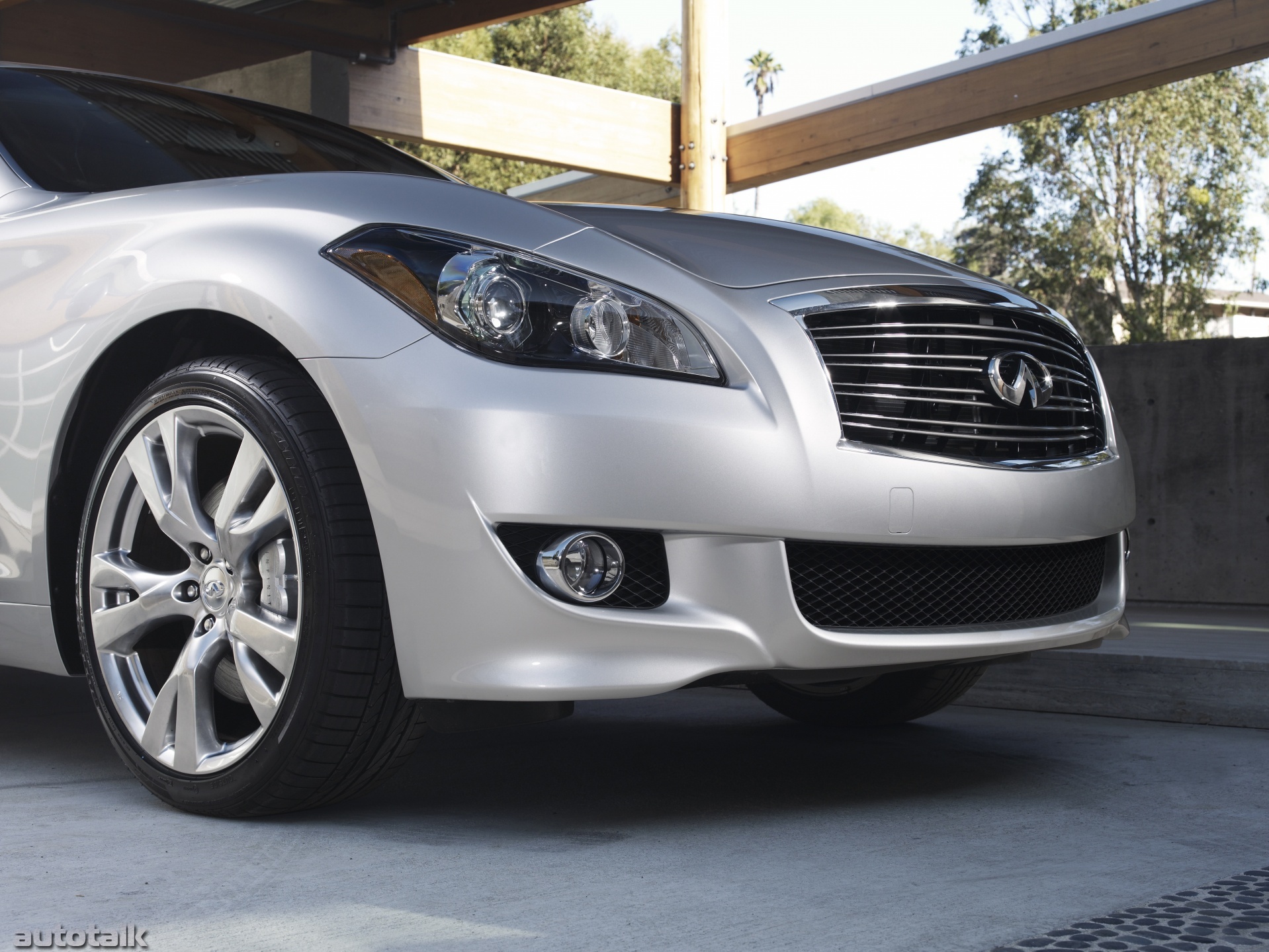 2011 Infiniti M