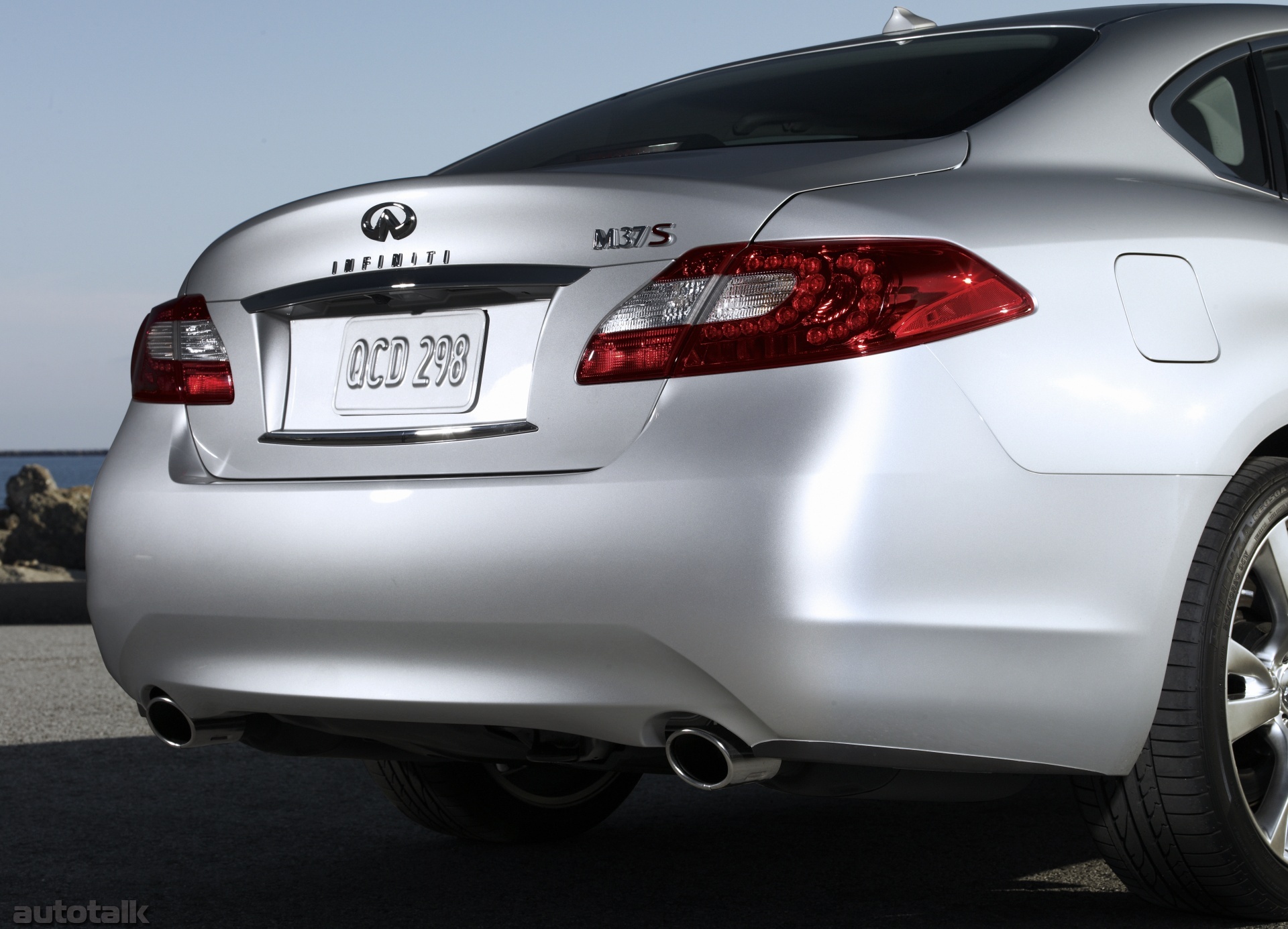 2011 Infiniti M