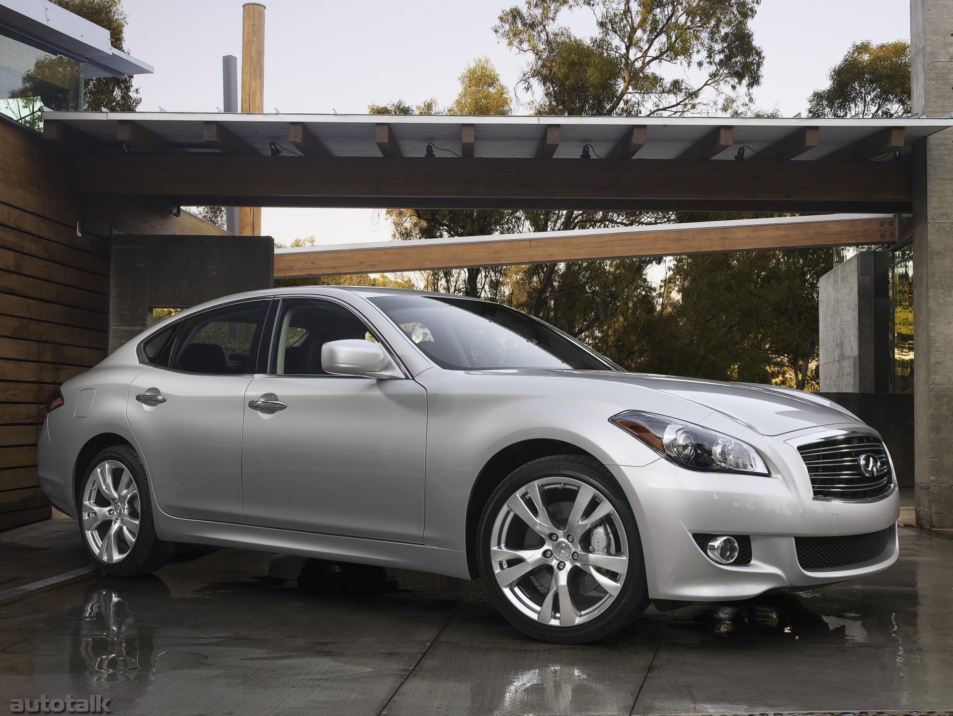 2011 Infiniti M