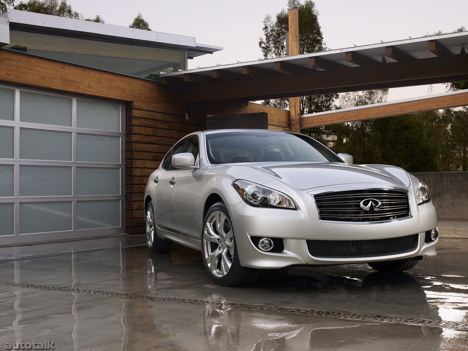 2011 Infiniti M