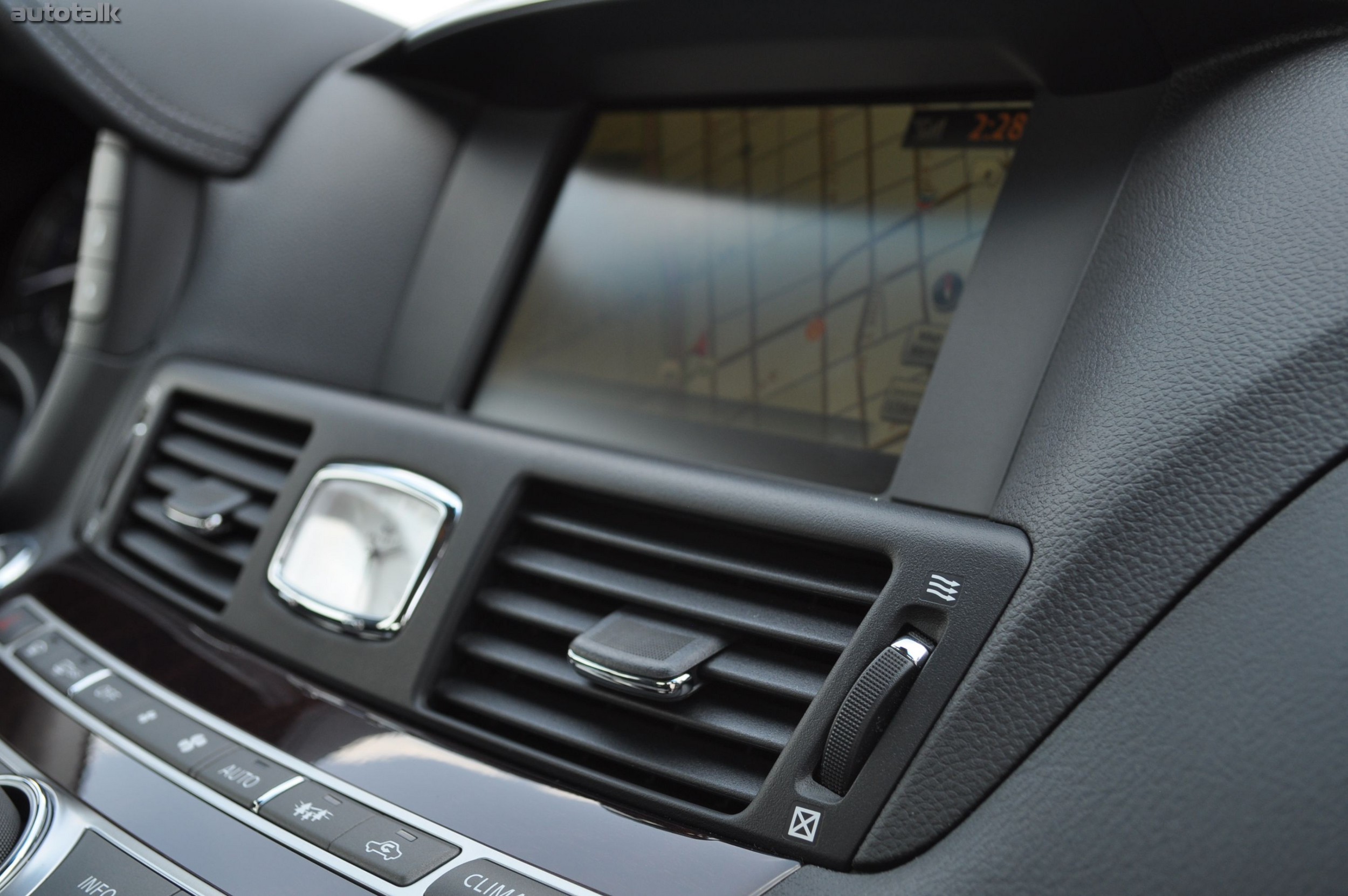 2011 Infiniti M37 Review