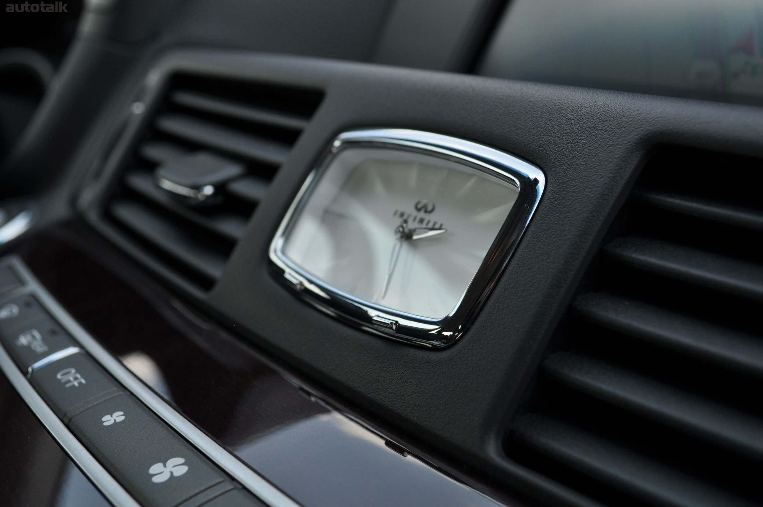 2011 Infiniti M37 Review