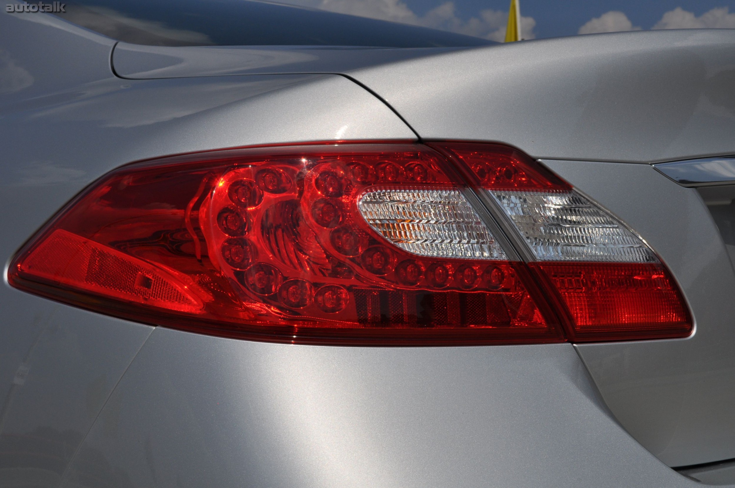 2011 Infiniti M37 Review