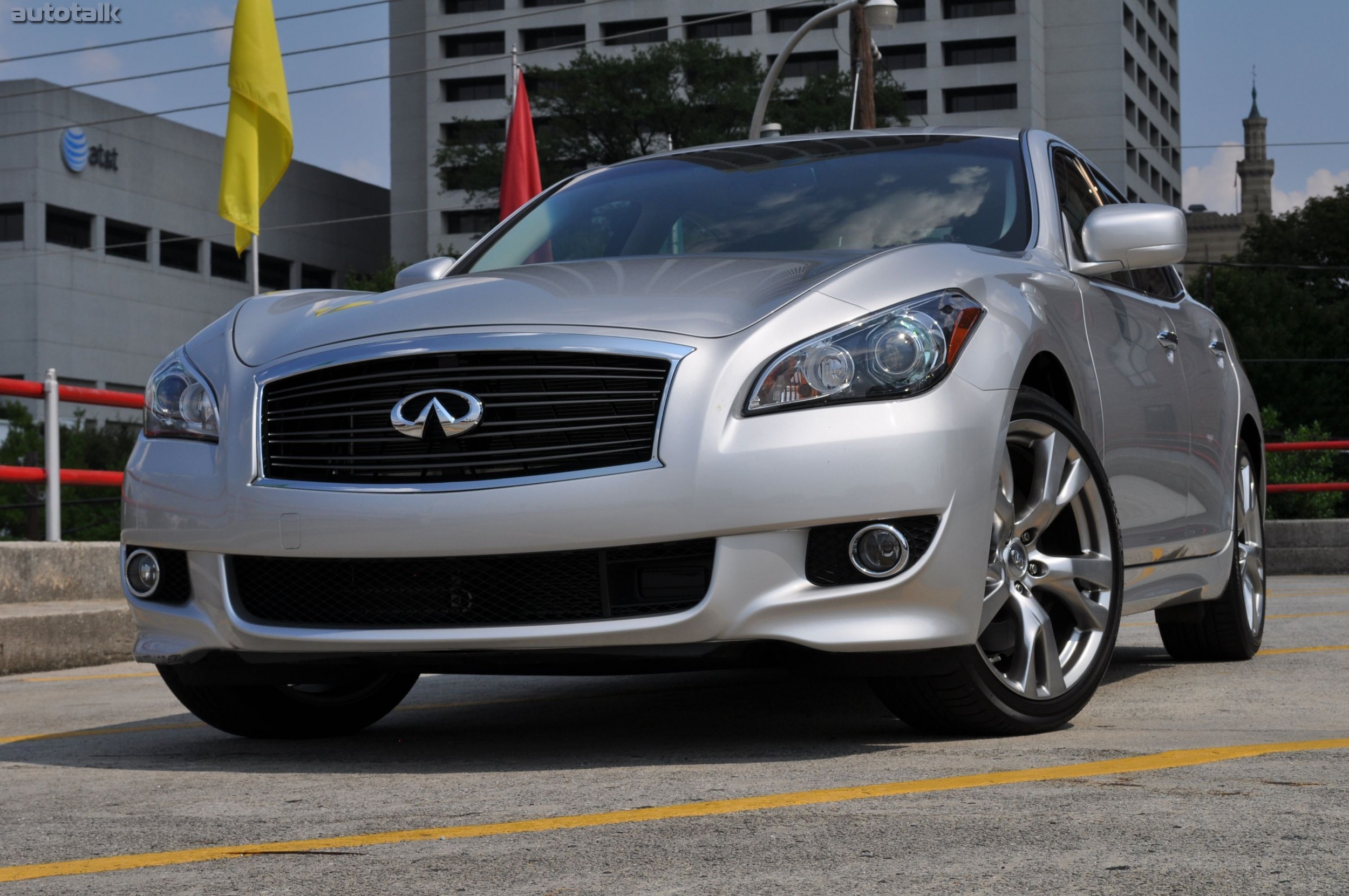 2011 Infiniti M37 Review