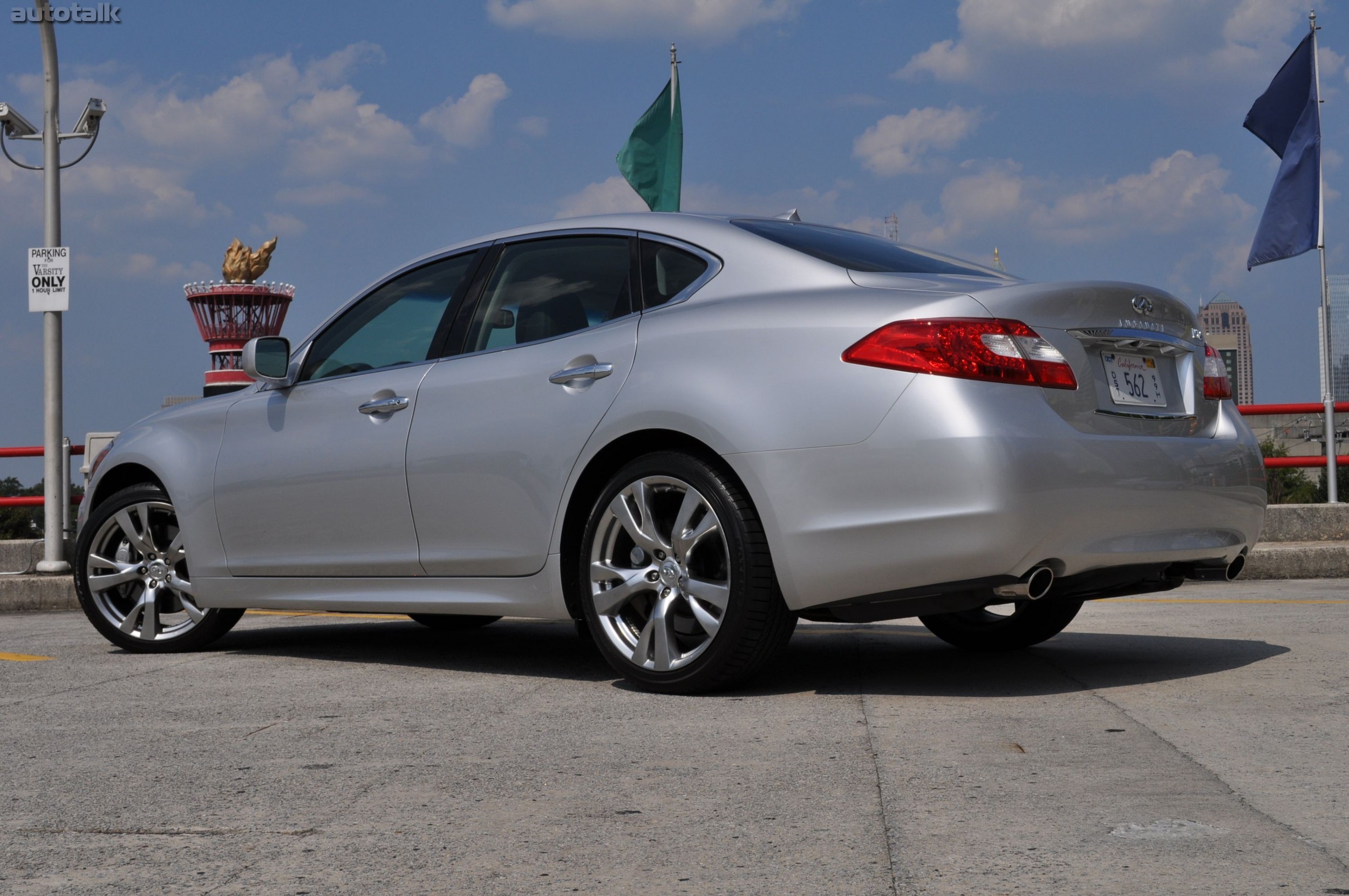 2011 Infiniti M37 Review