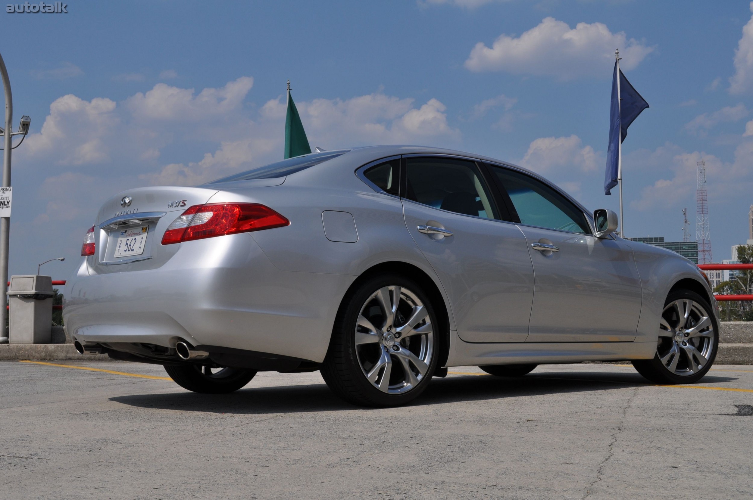 2011 Infiniti M37 Review
