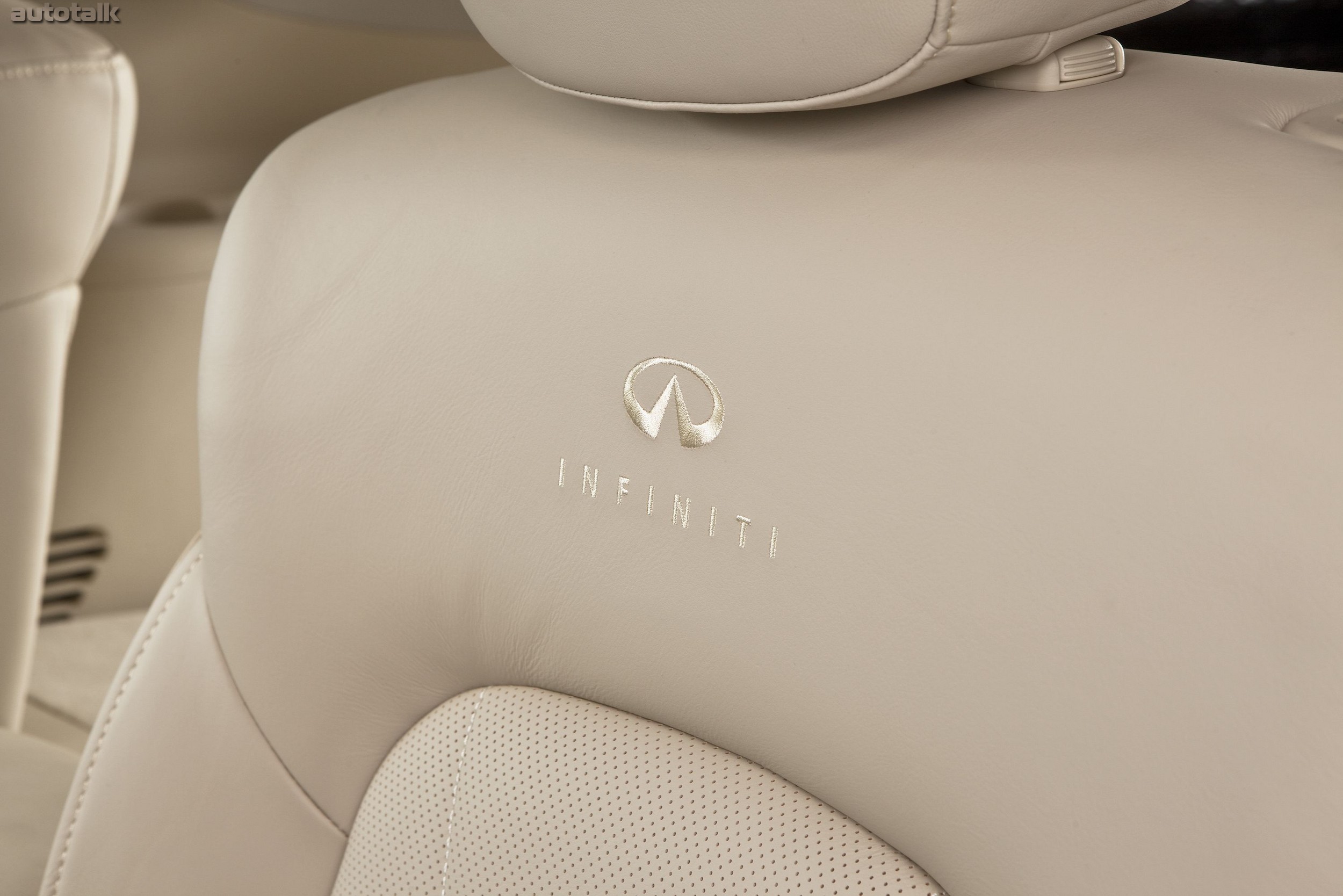 2011 Infiniti QX