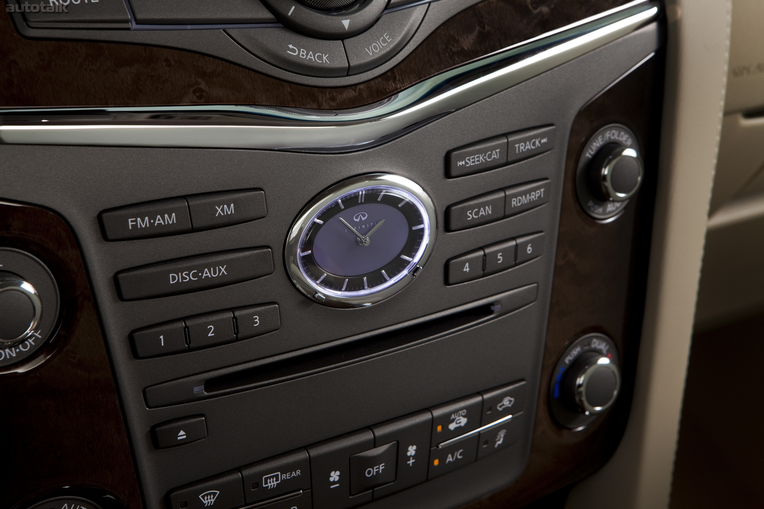 2011 Infiniti QX56 - Interior