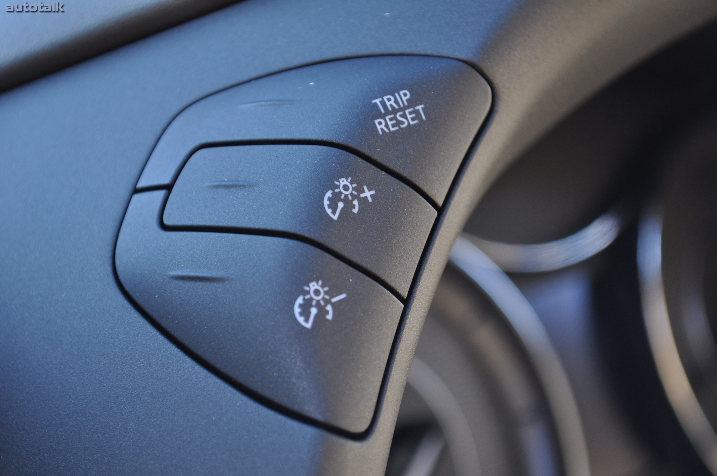 2011 Infiniti QX56 Review