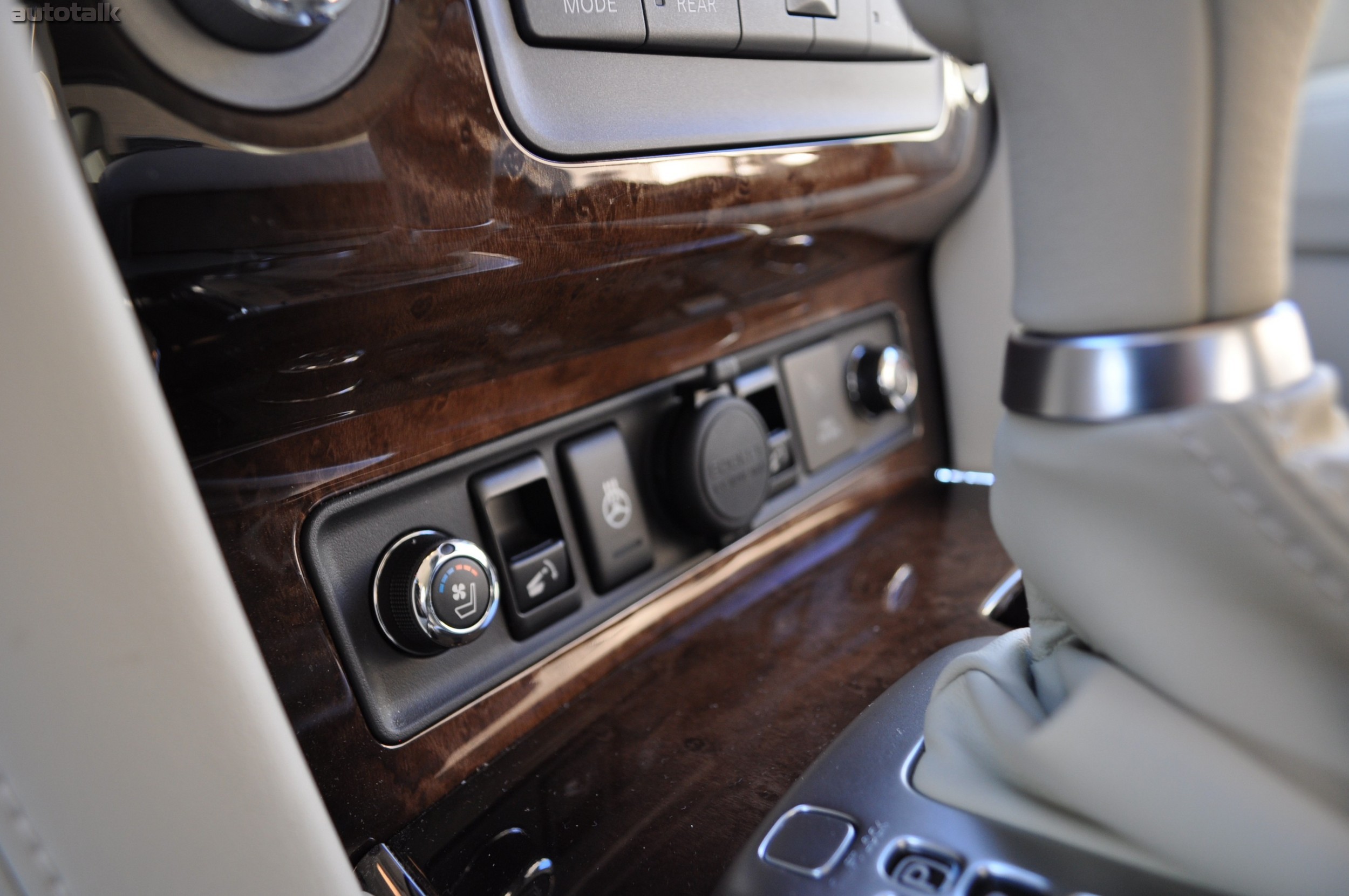 2011 Infiniti QX56 Review