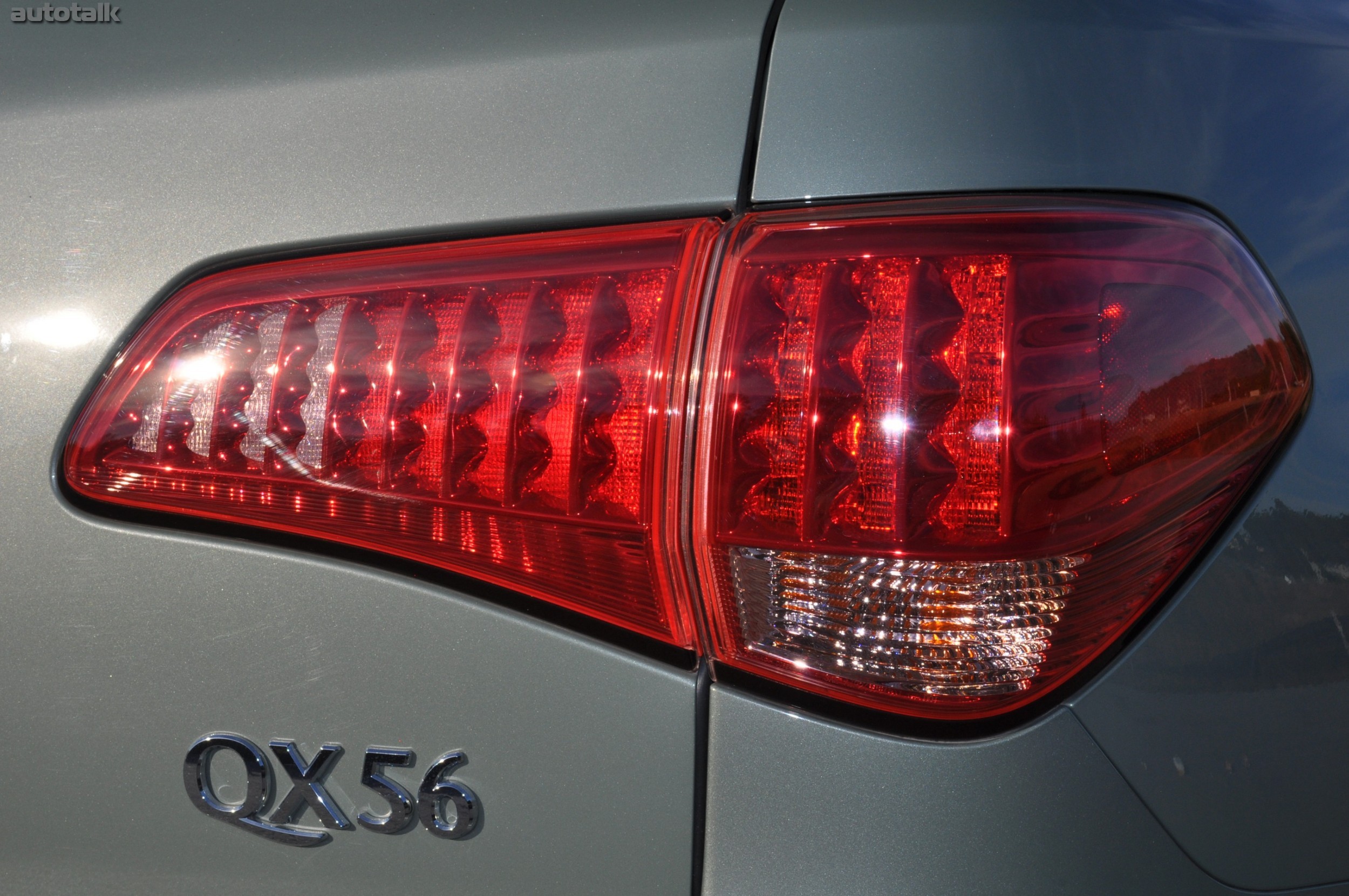 2011 Infiniti QX56 Review