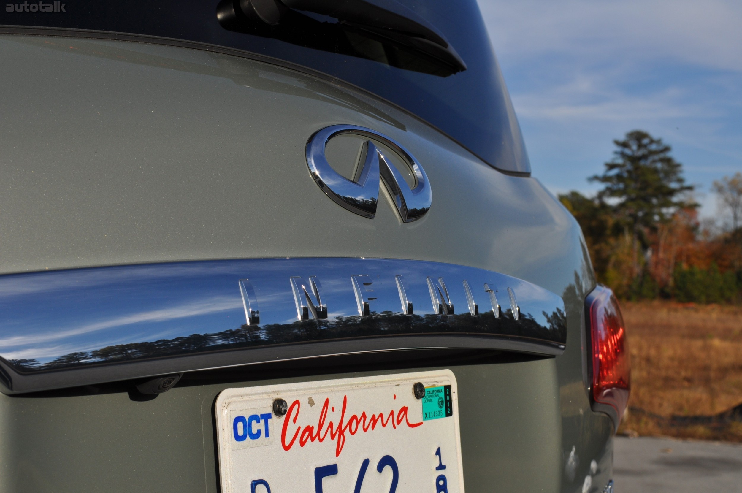 2011 Infiniti QX56 Review