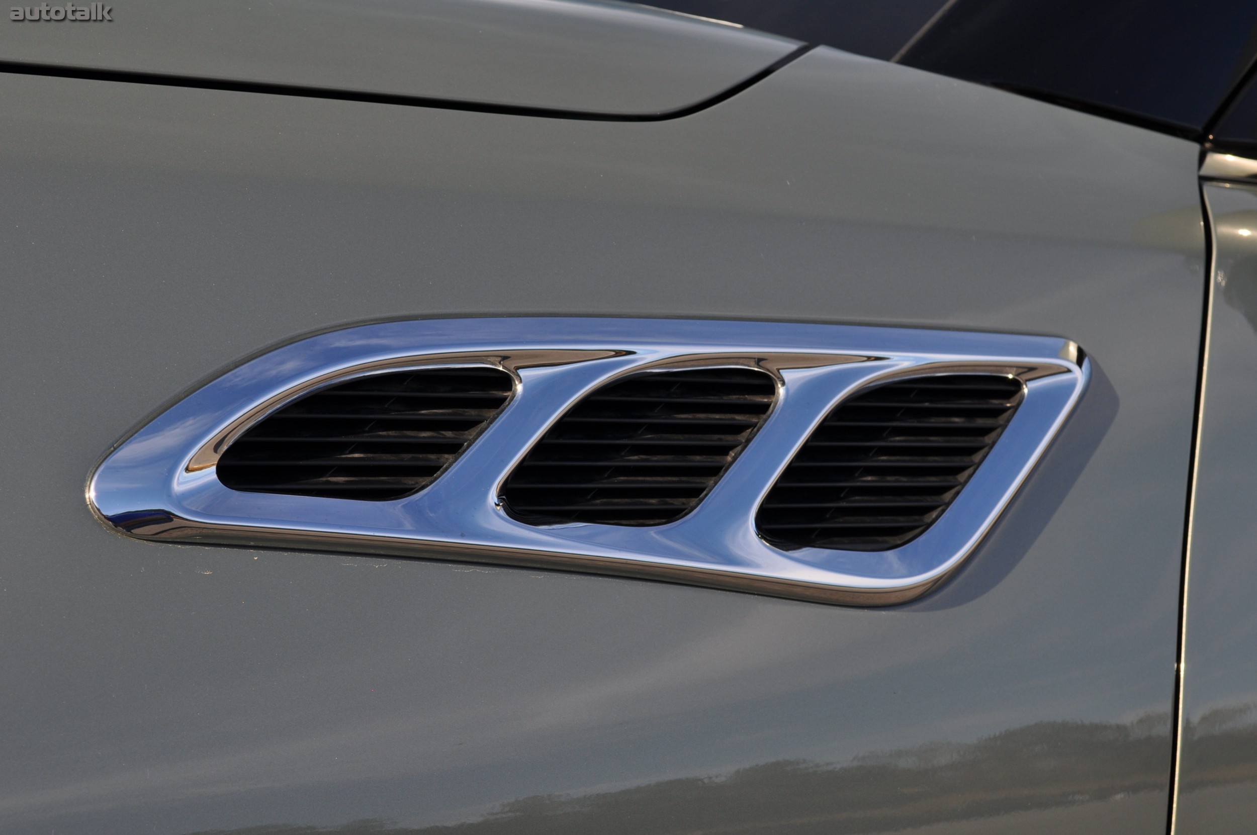 2011 Infiniti QX56 Review