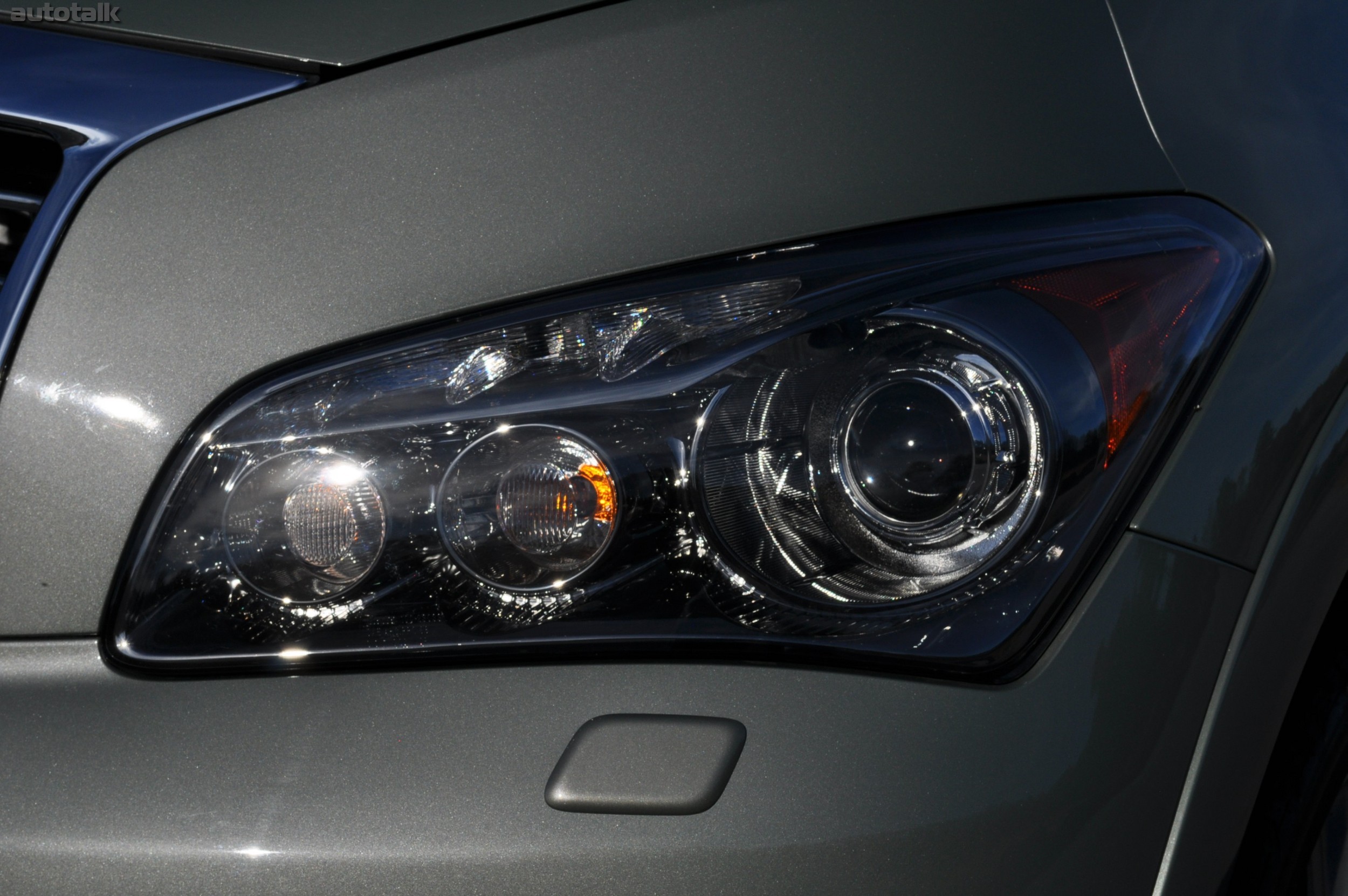 2011 Infiniti QX56 Review