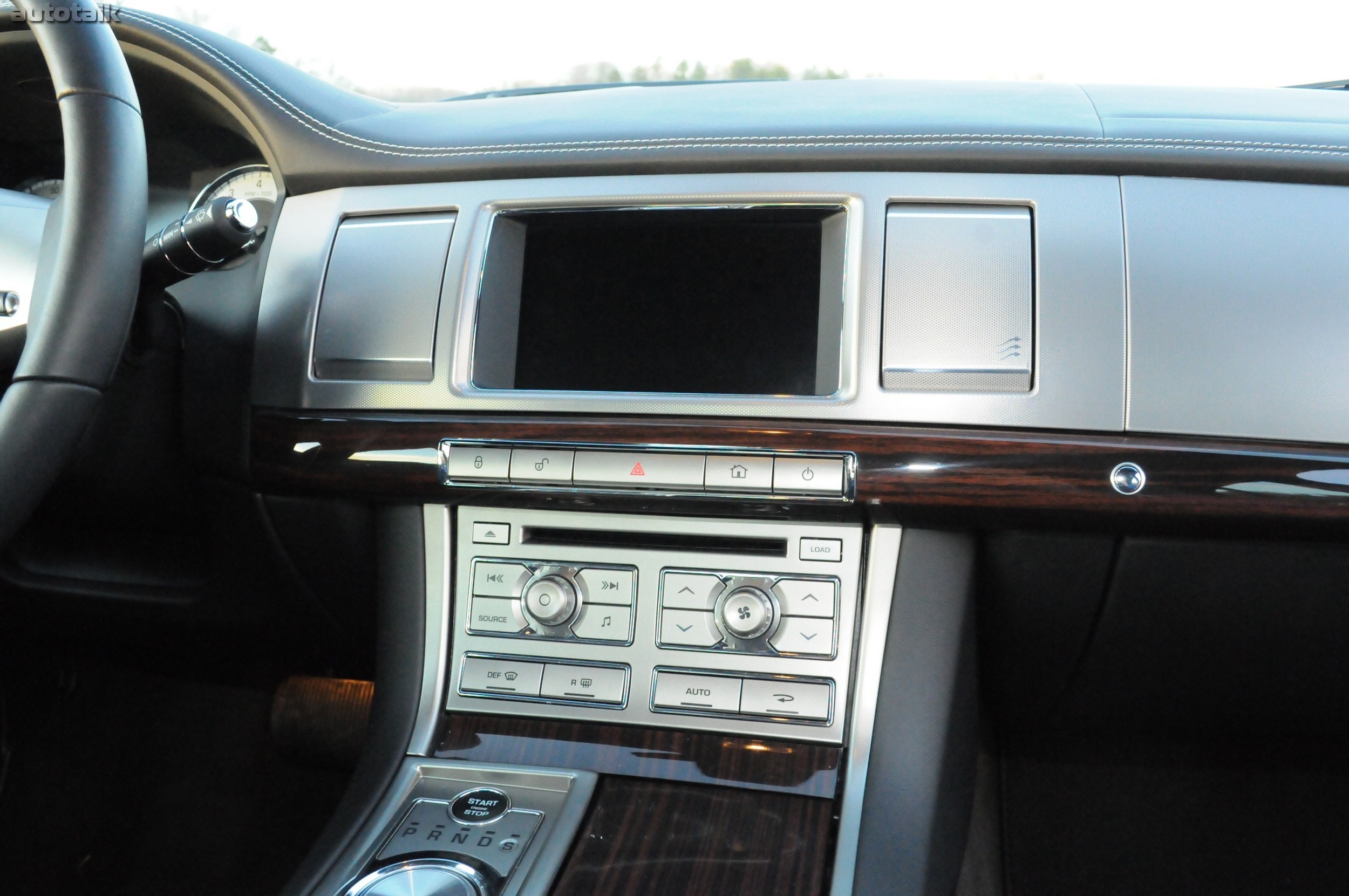 2011 Jaguar XF Review