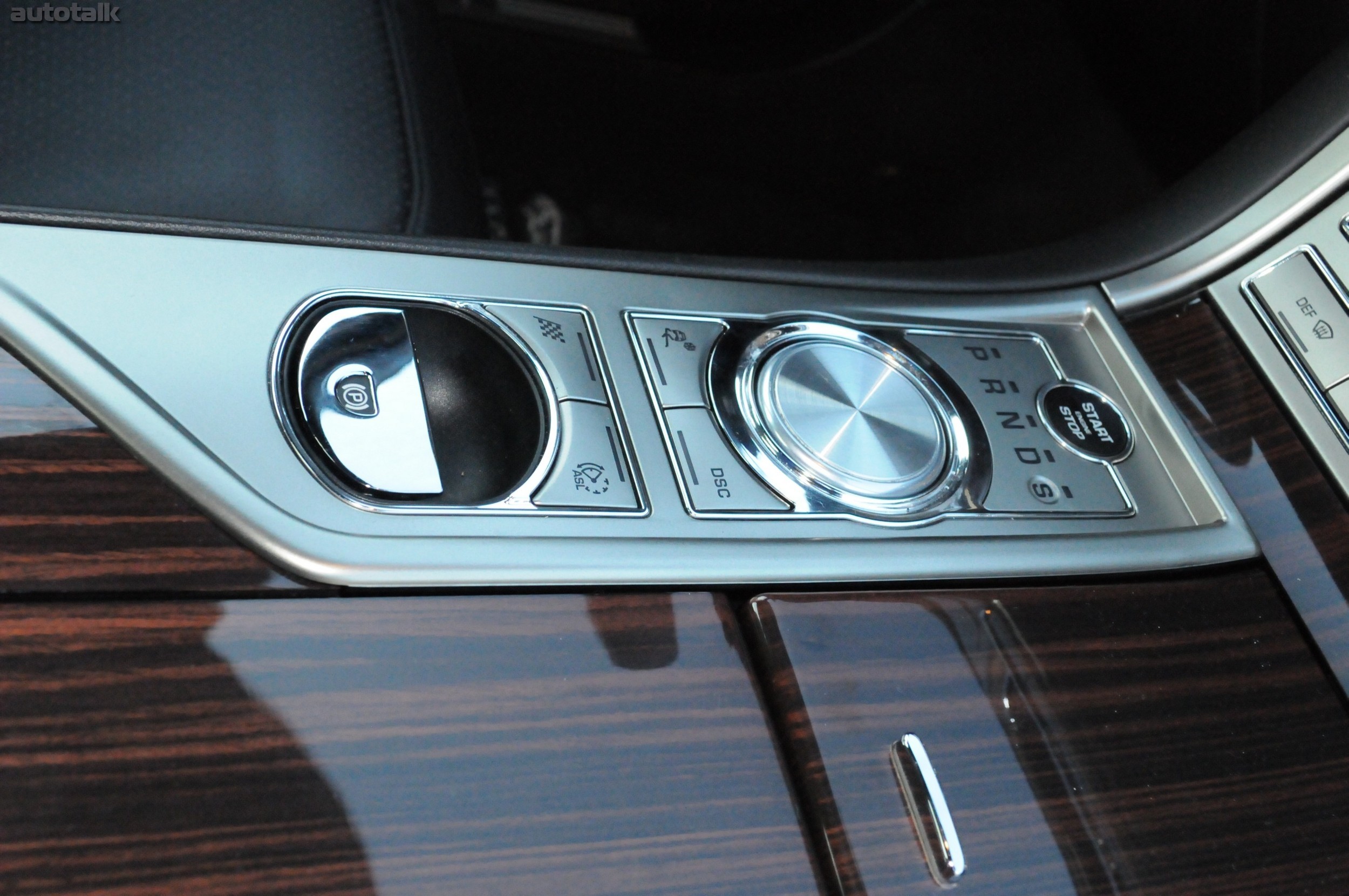 2011 Jaguar XF Review