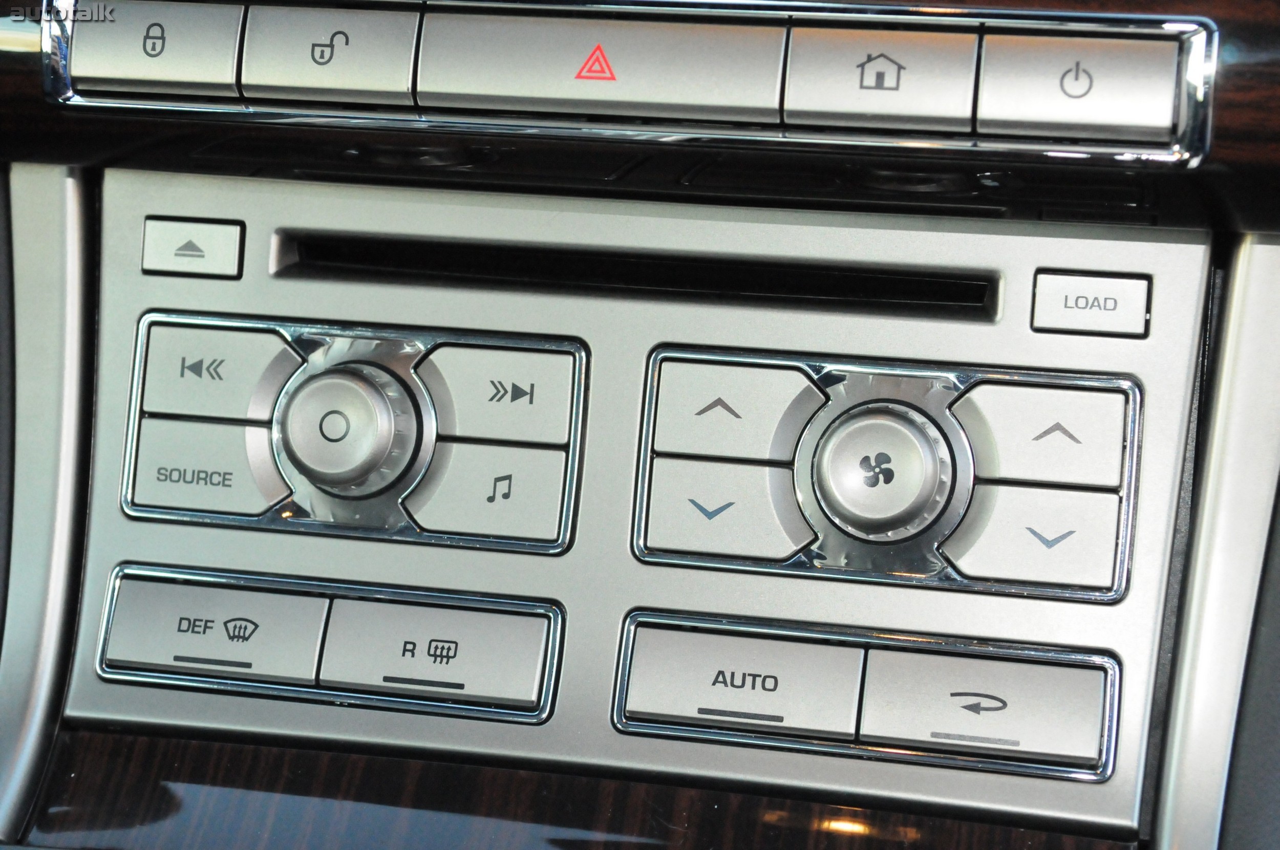 2011 Jaguar XF Review