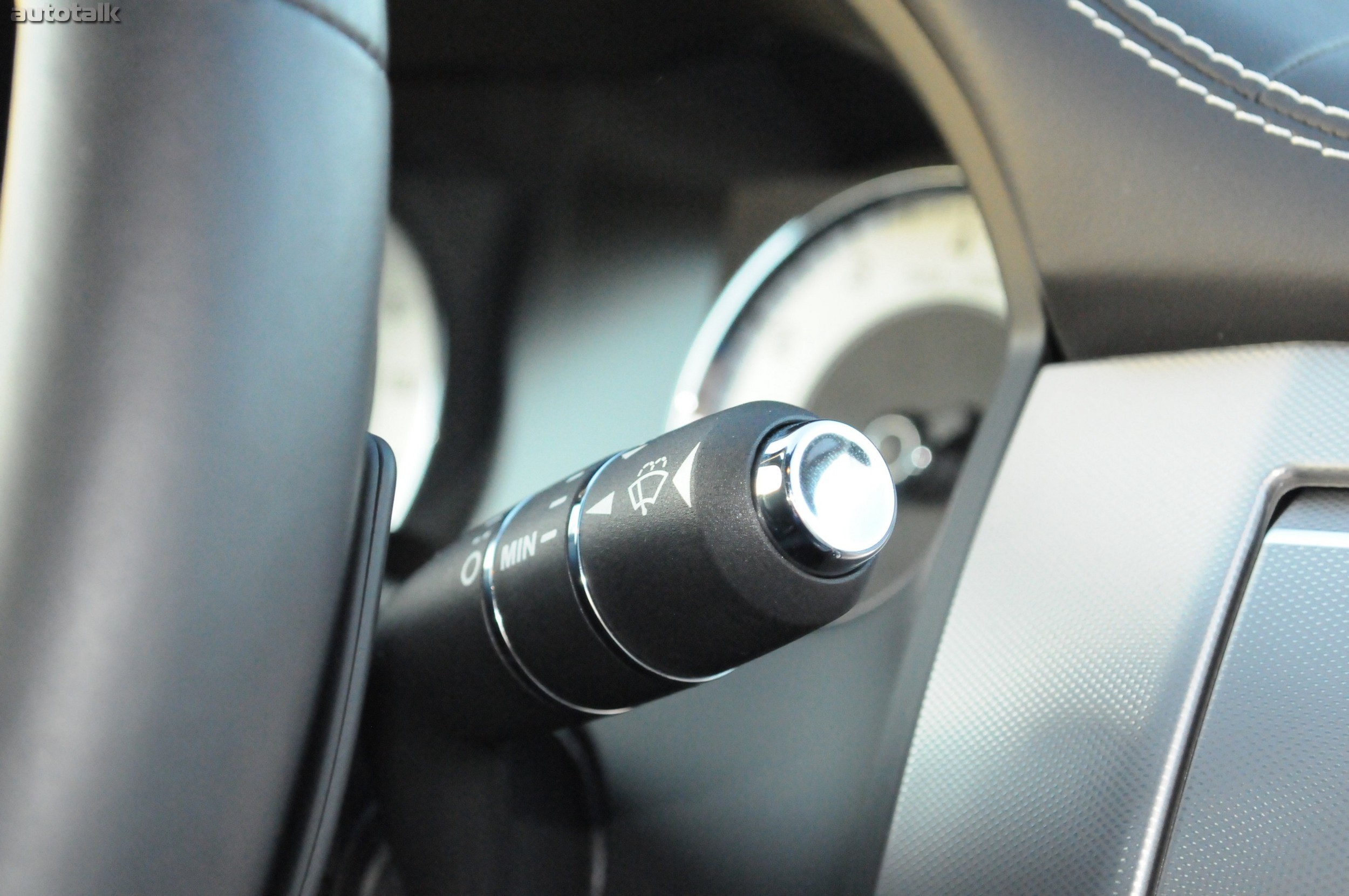 2011 Jaguar XF Review