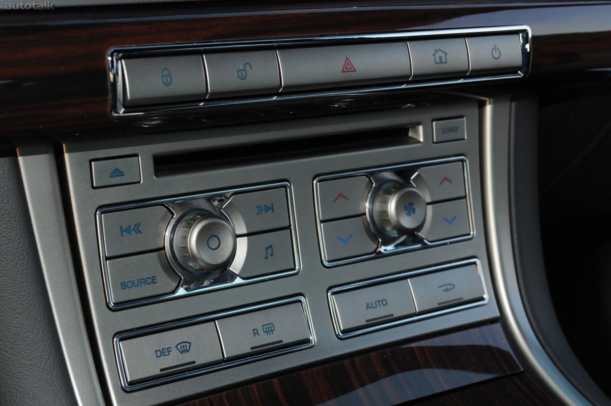 2011 Jaguar XF Review