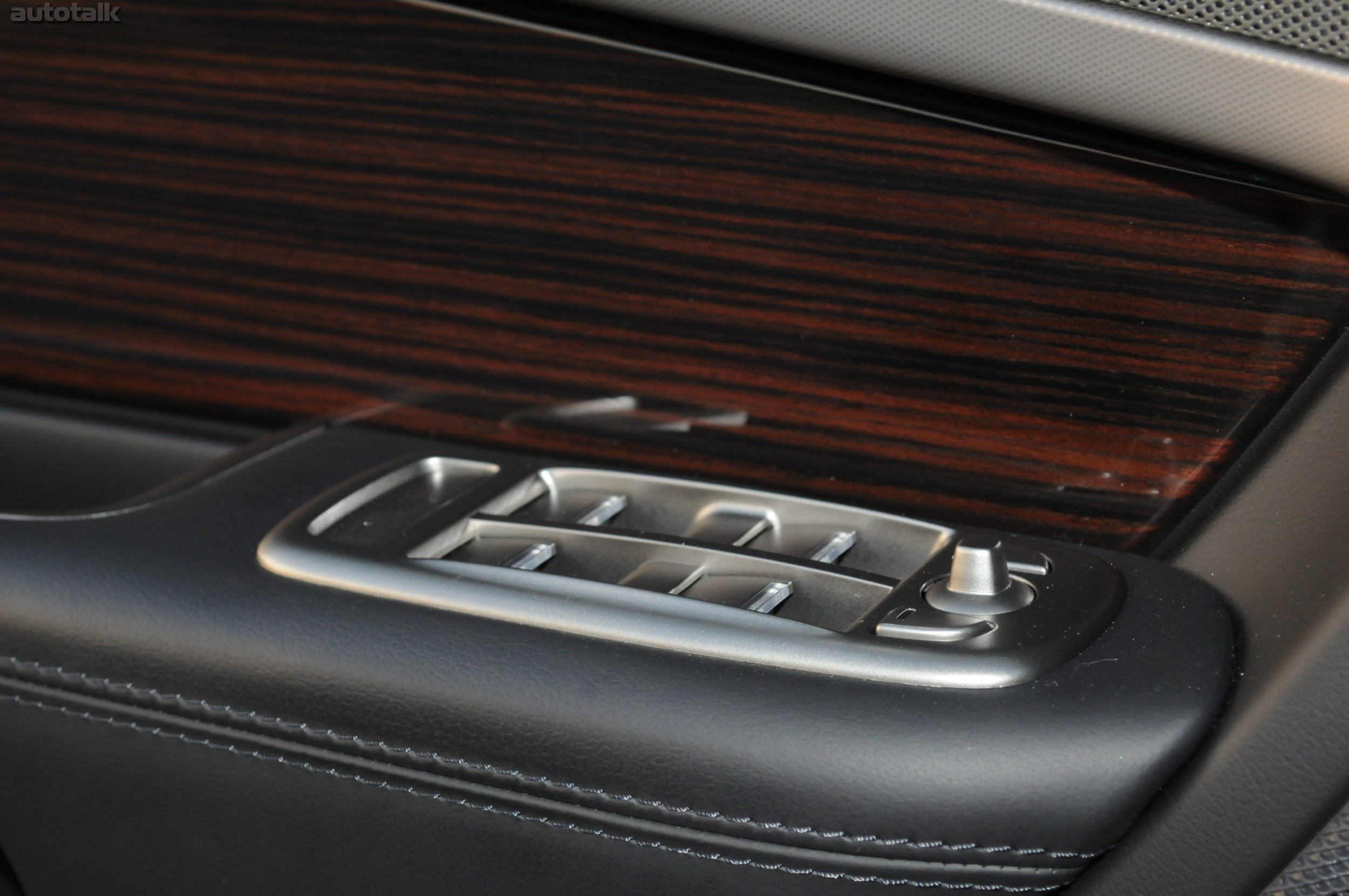 2011 Jaguar XF Review