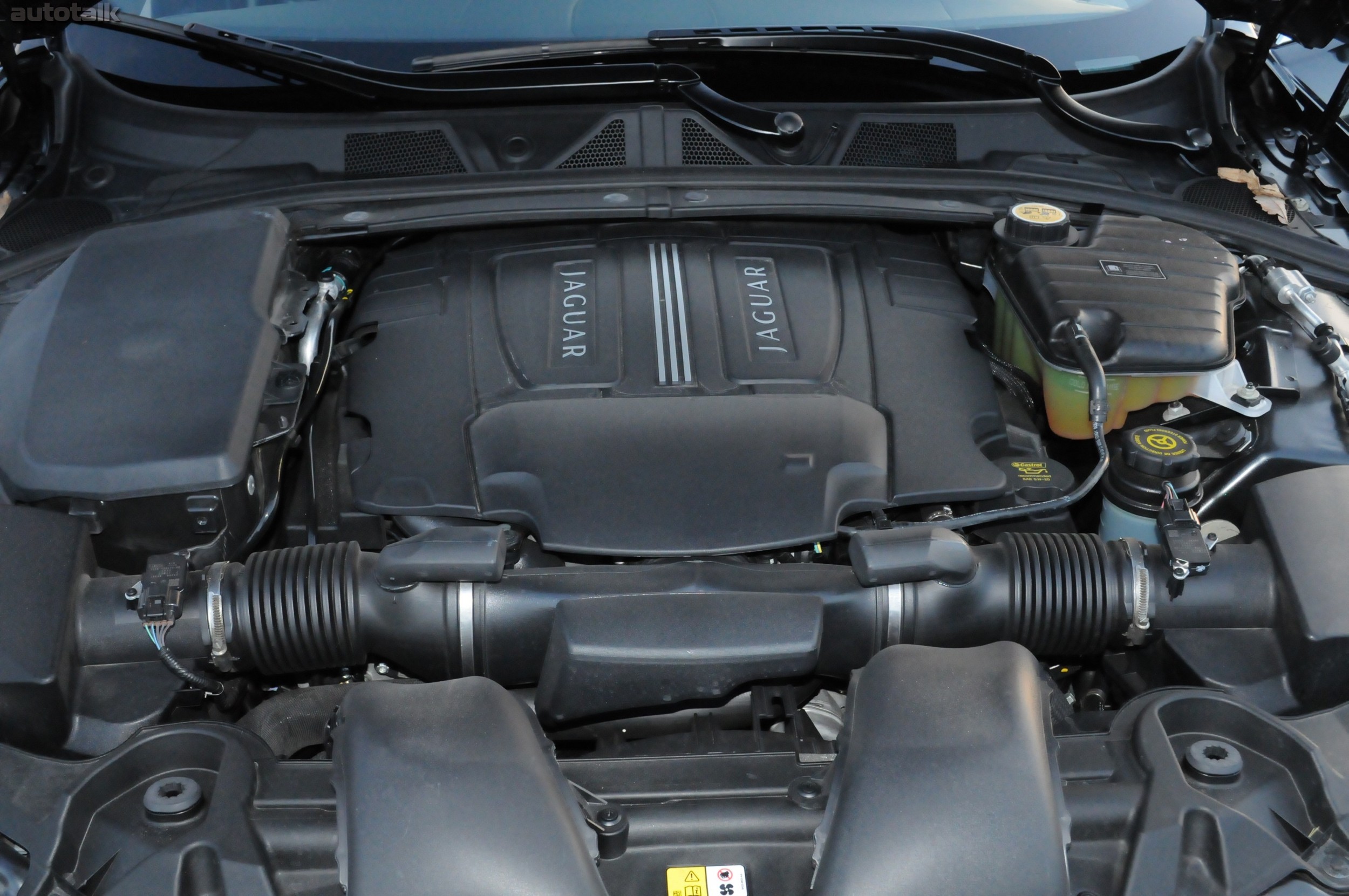 2011 Jaguar XF Review