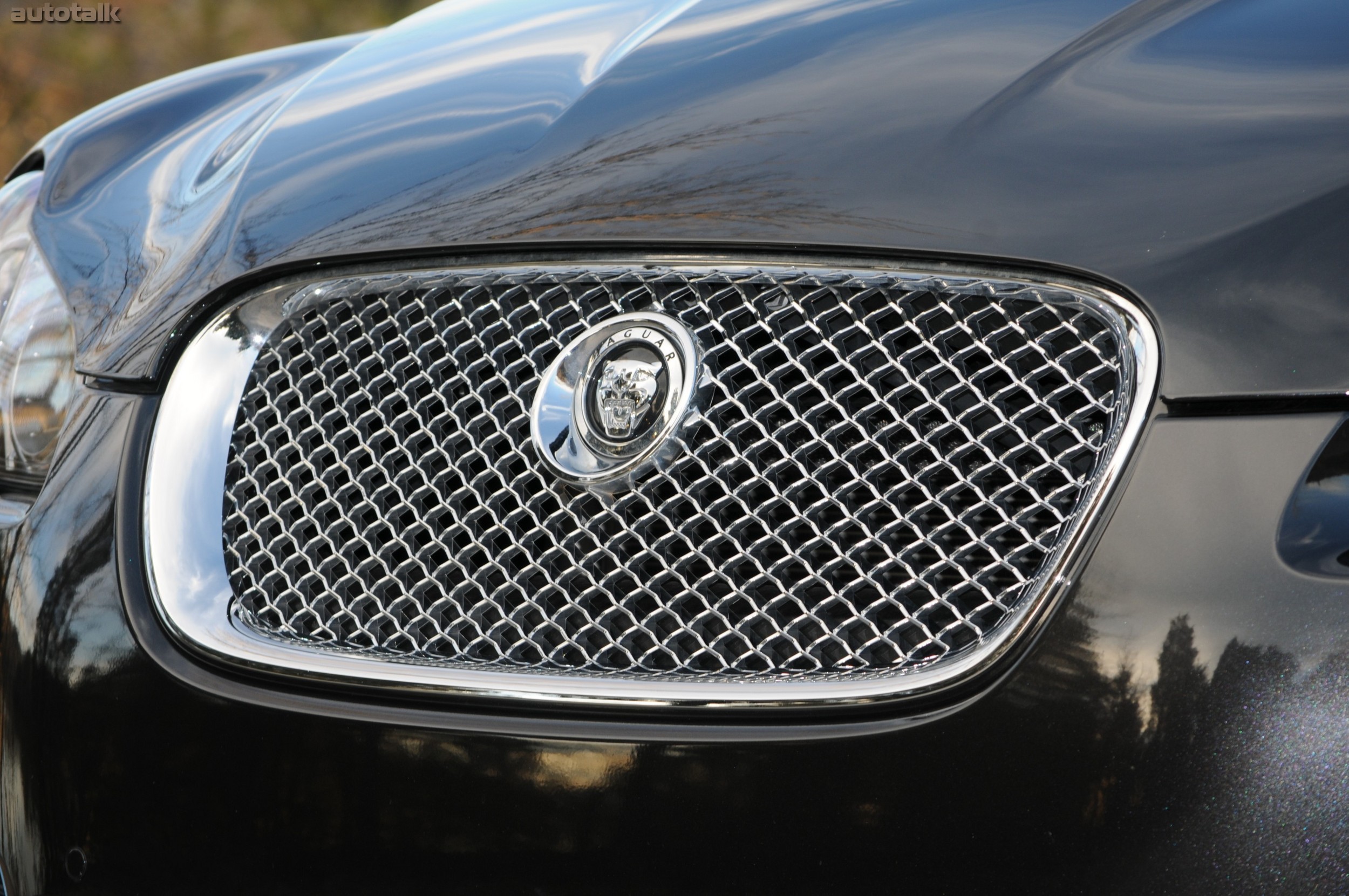 2011 Jaguar XF Review