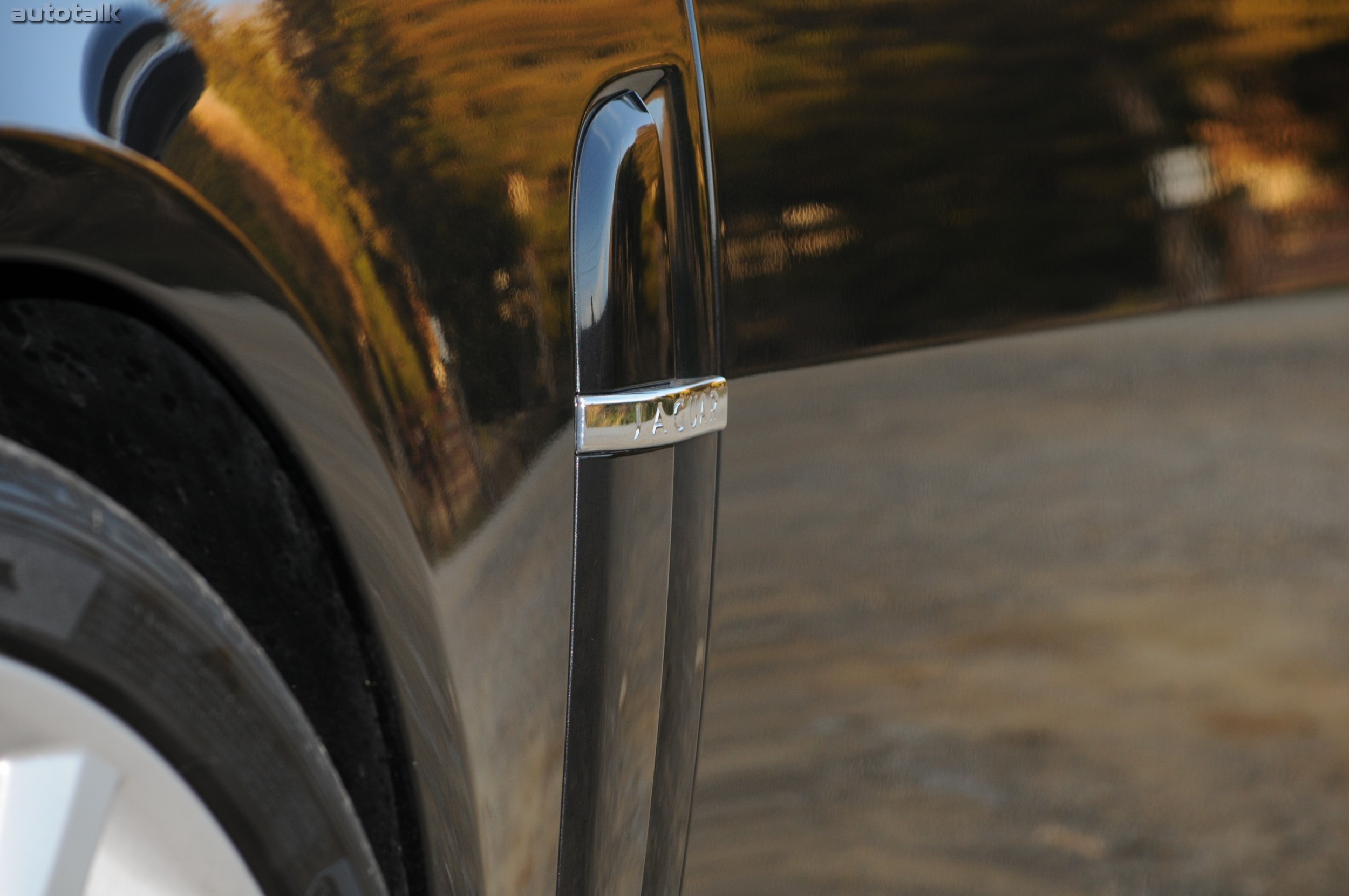 2011 Jaguar XF Review