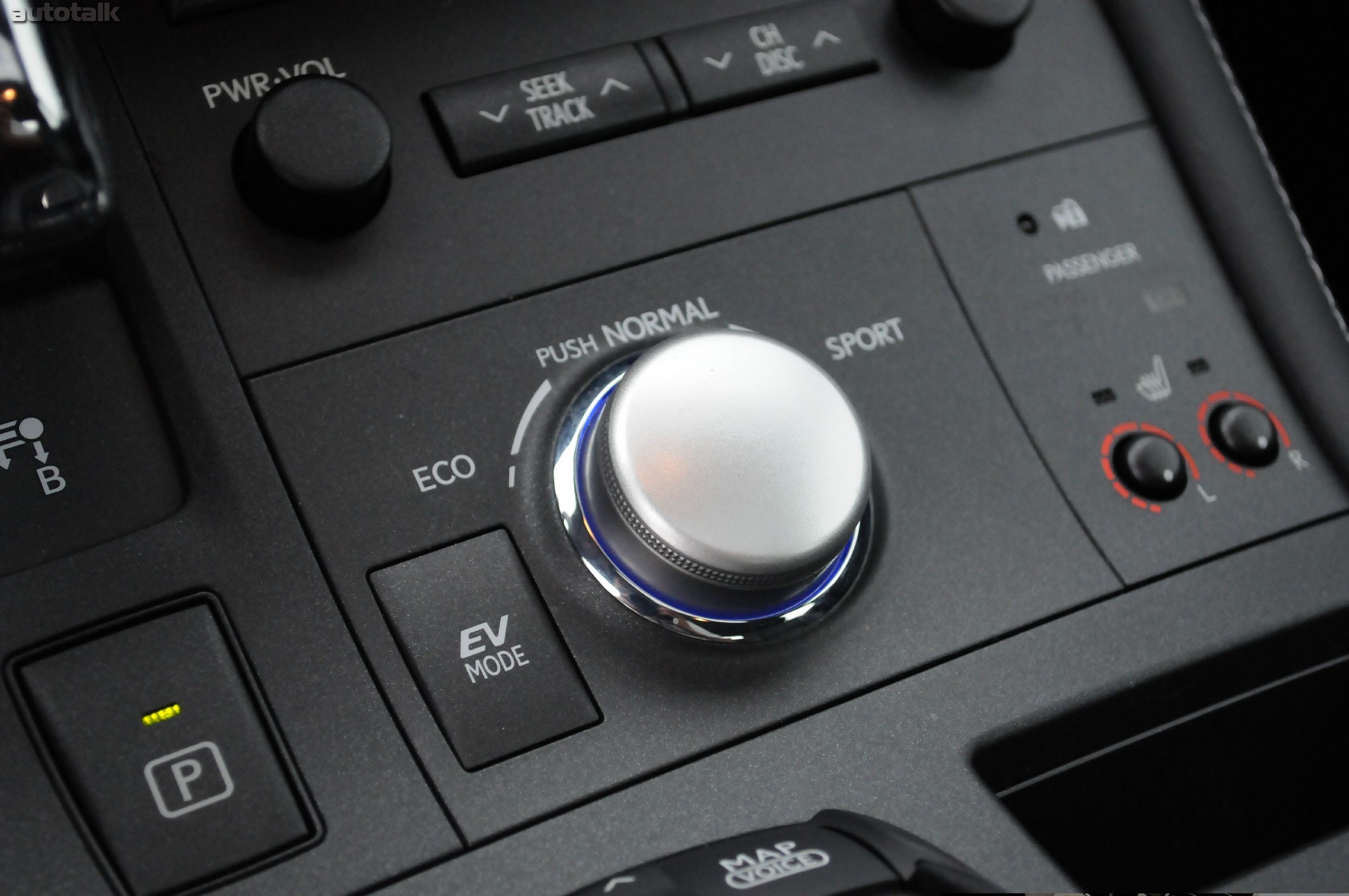 2011 Lexus CT200h Review