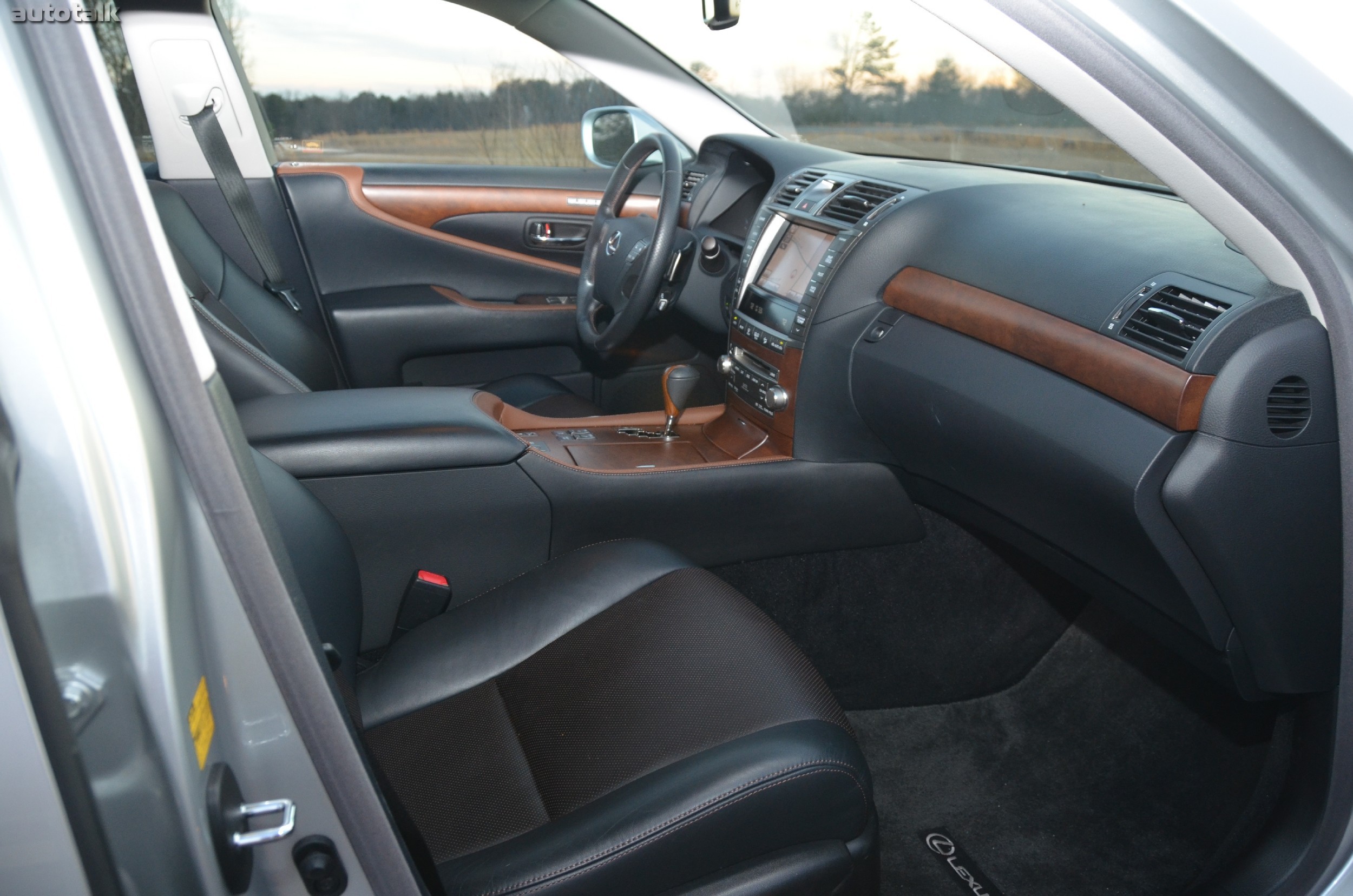 2011 Lexus LS 460 Review