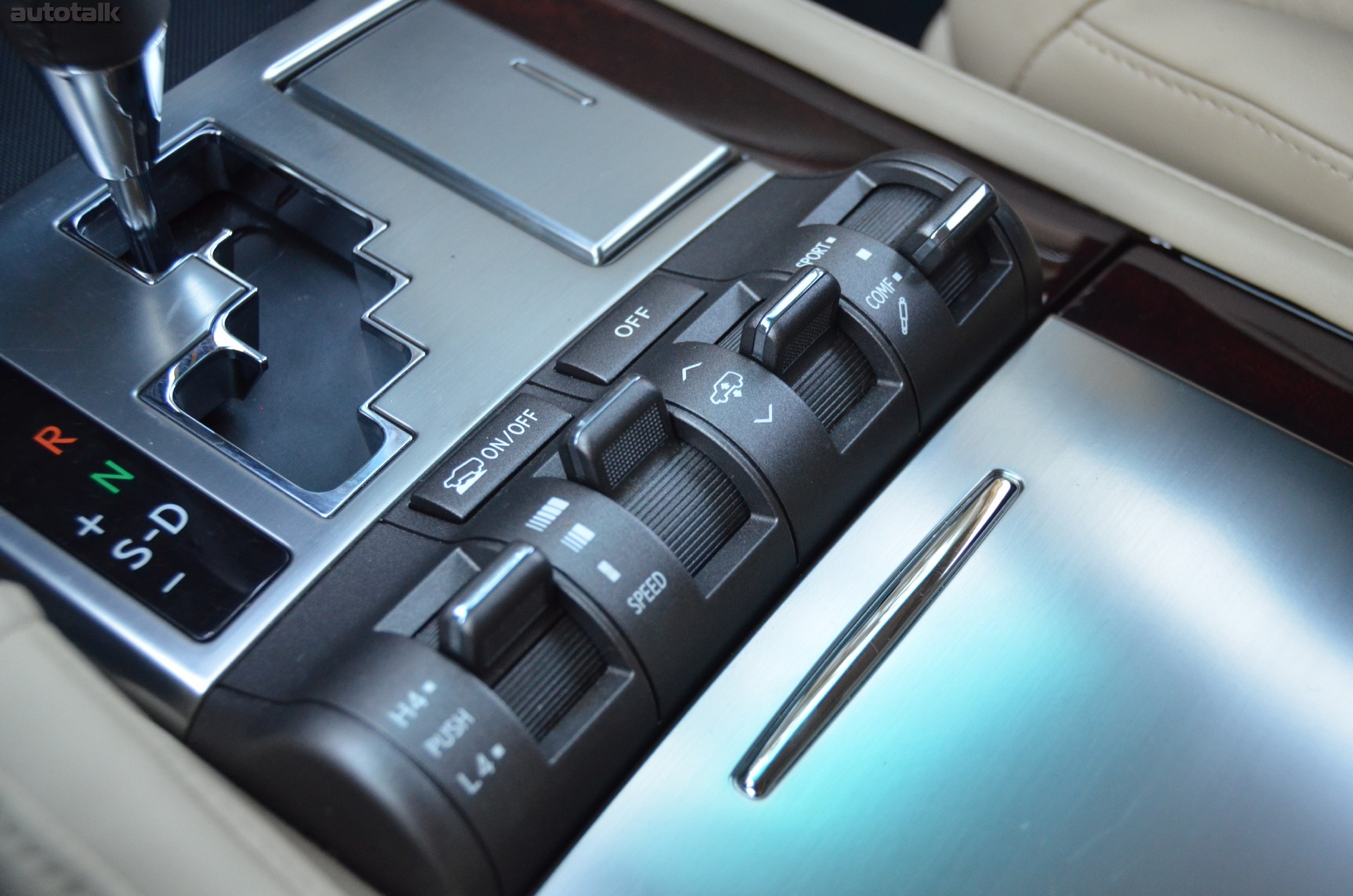 2011 Lexus LX 570 Review