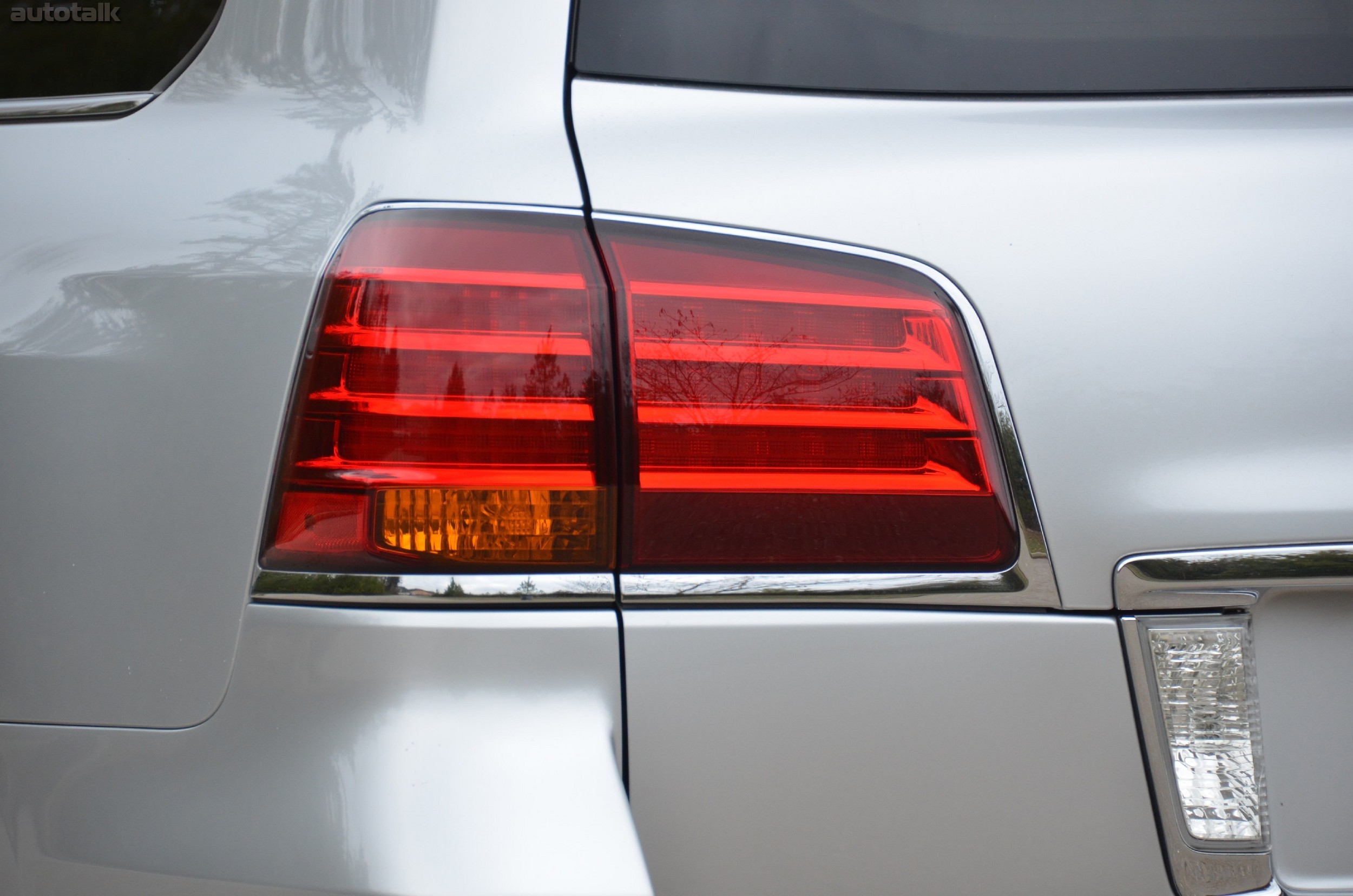 2011 Lexus LX 570 Review