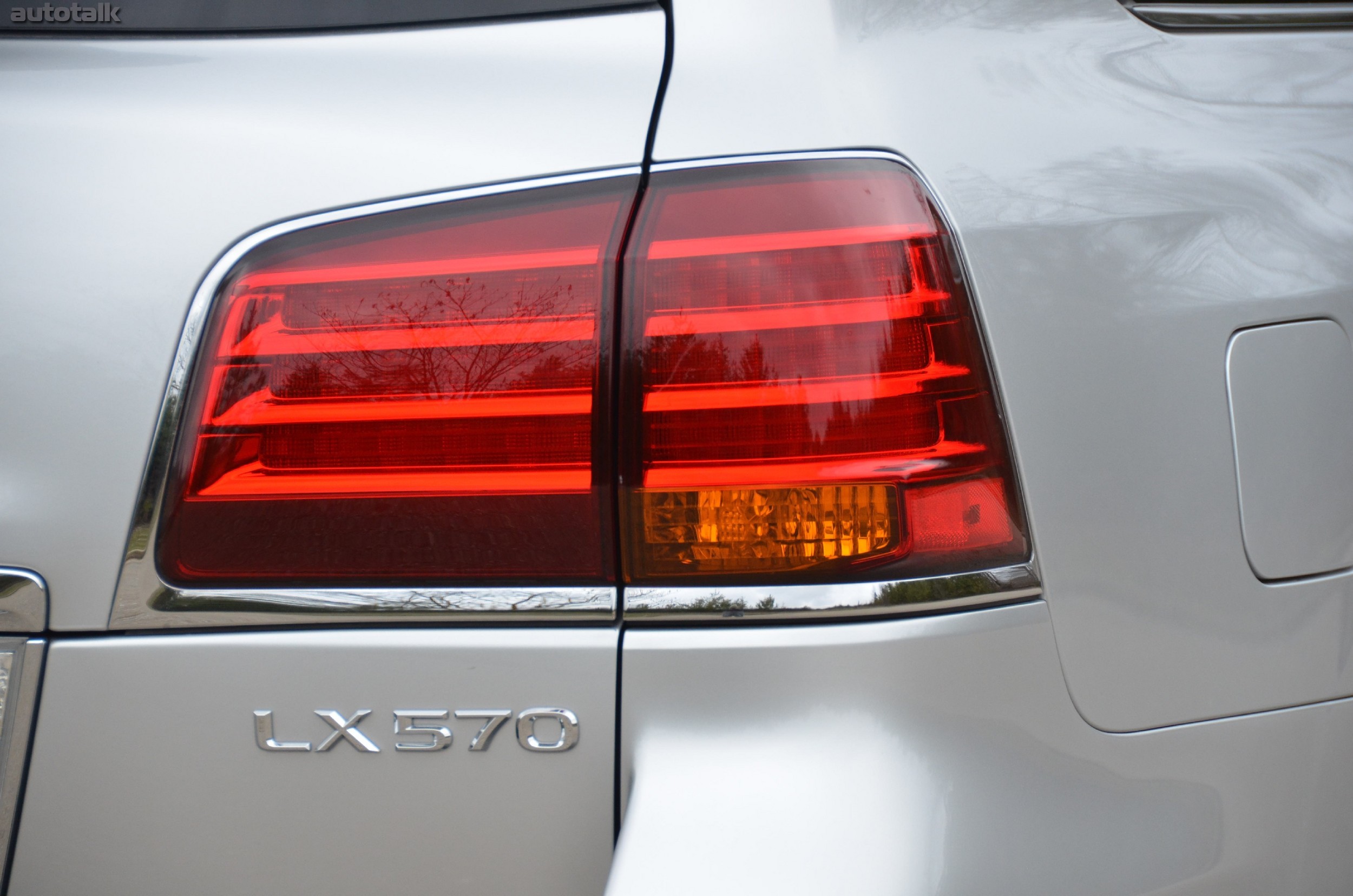 2011 Lexus LX 570 Review