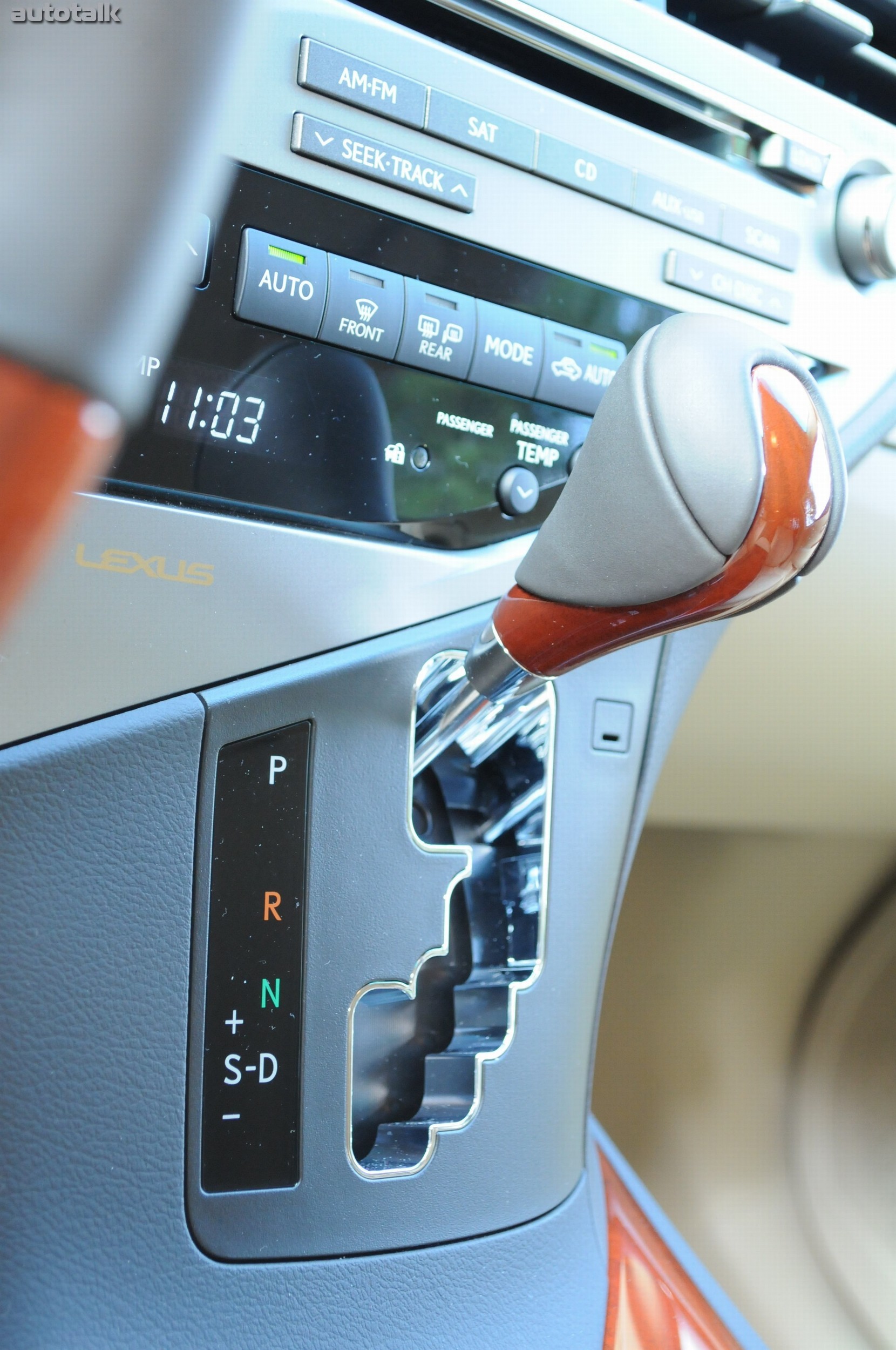 2011 Lexus RX450h Review