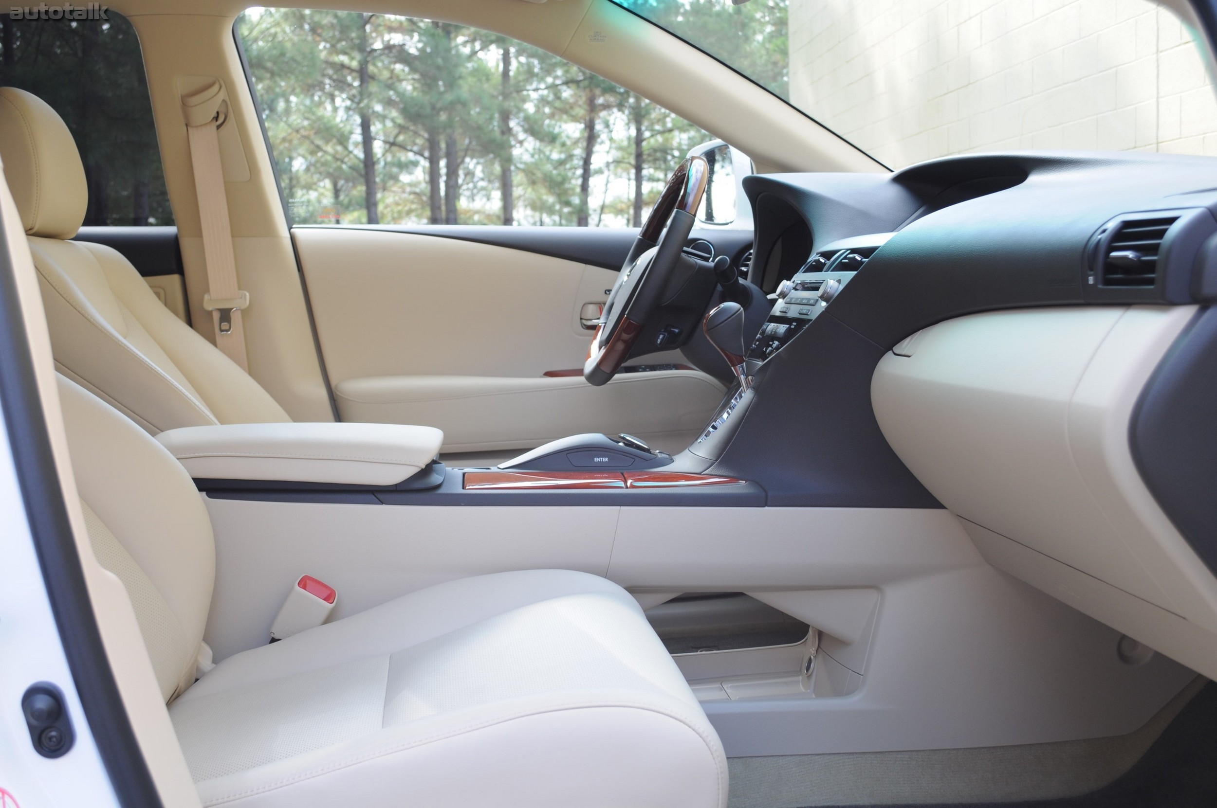 2011 Lexus RX450h Review