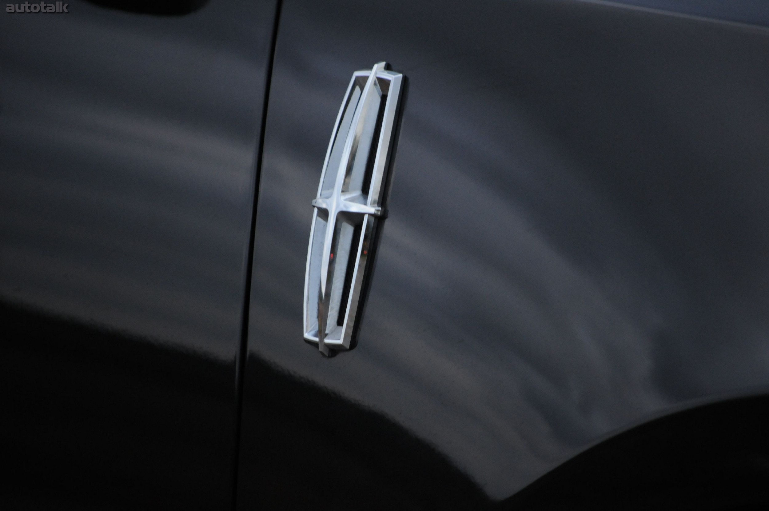 2011 Lincoln MKS Review