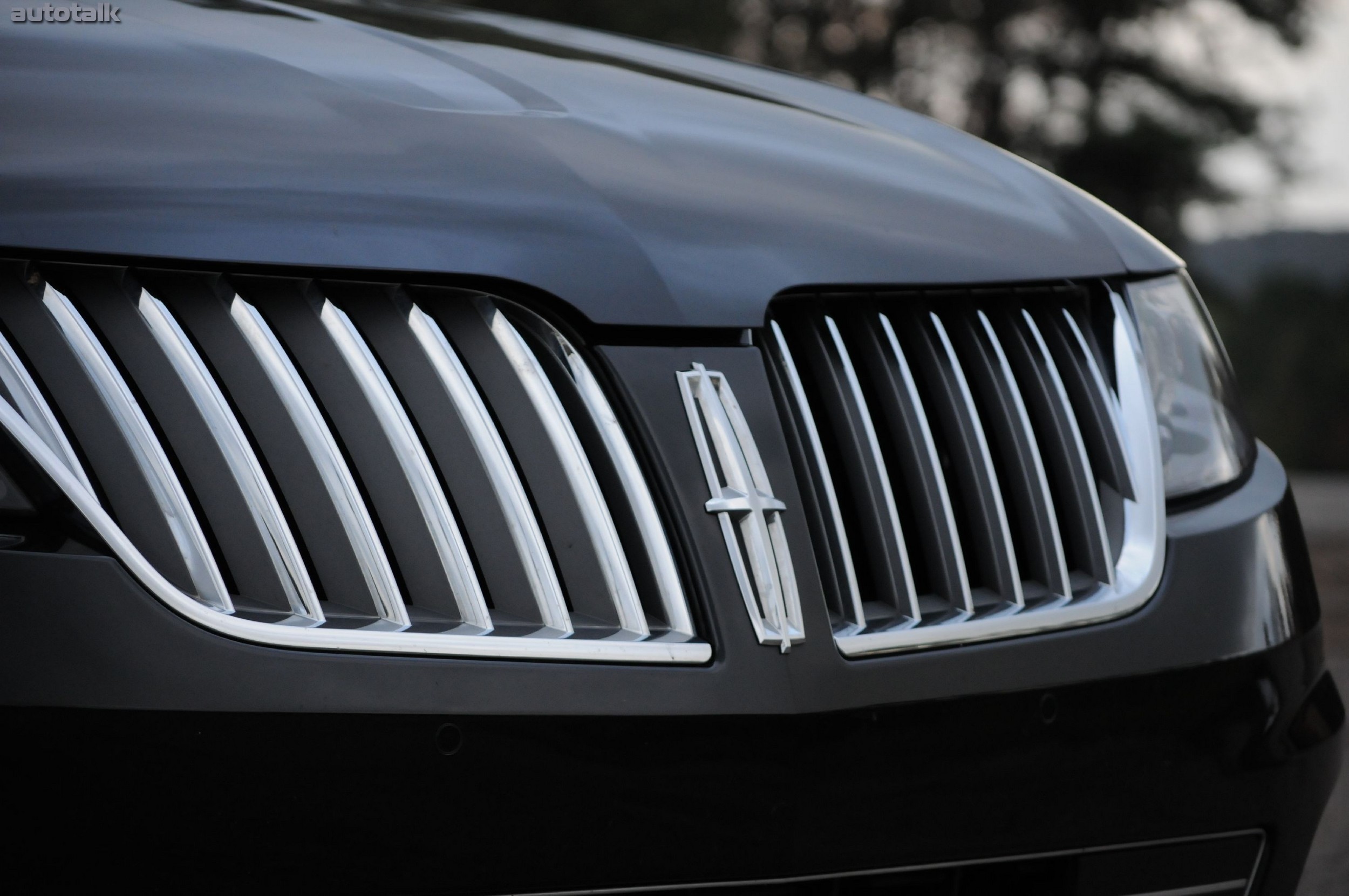 2011 Lincoln MKS Review