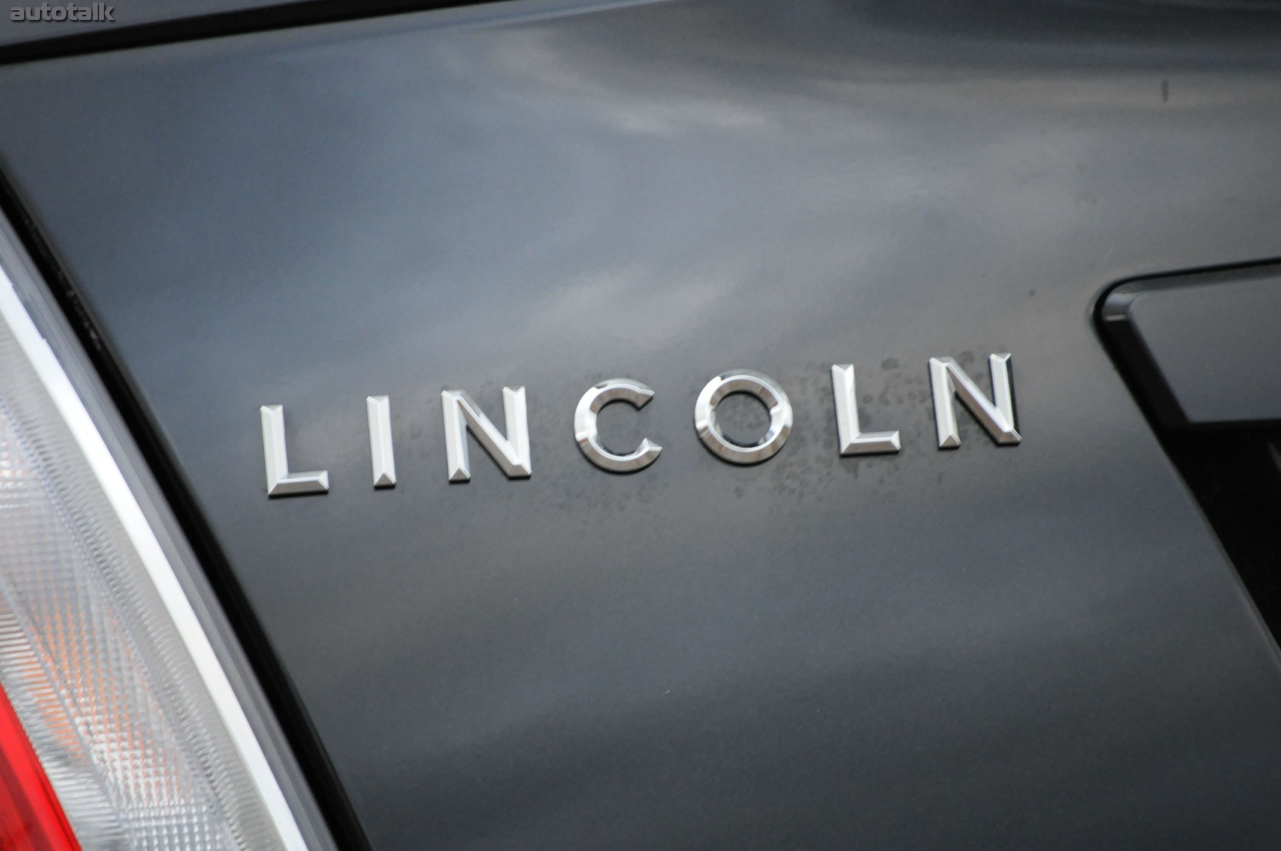 2011 Lincoln MKS Review