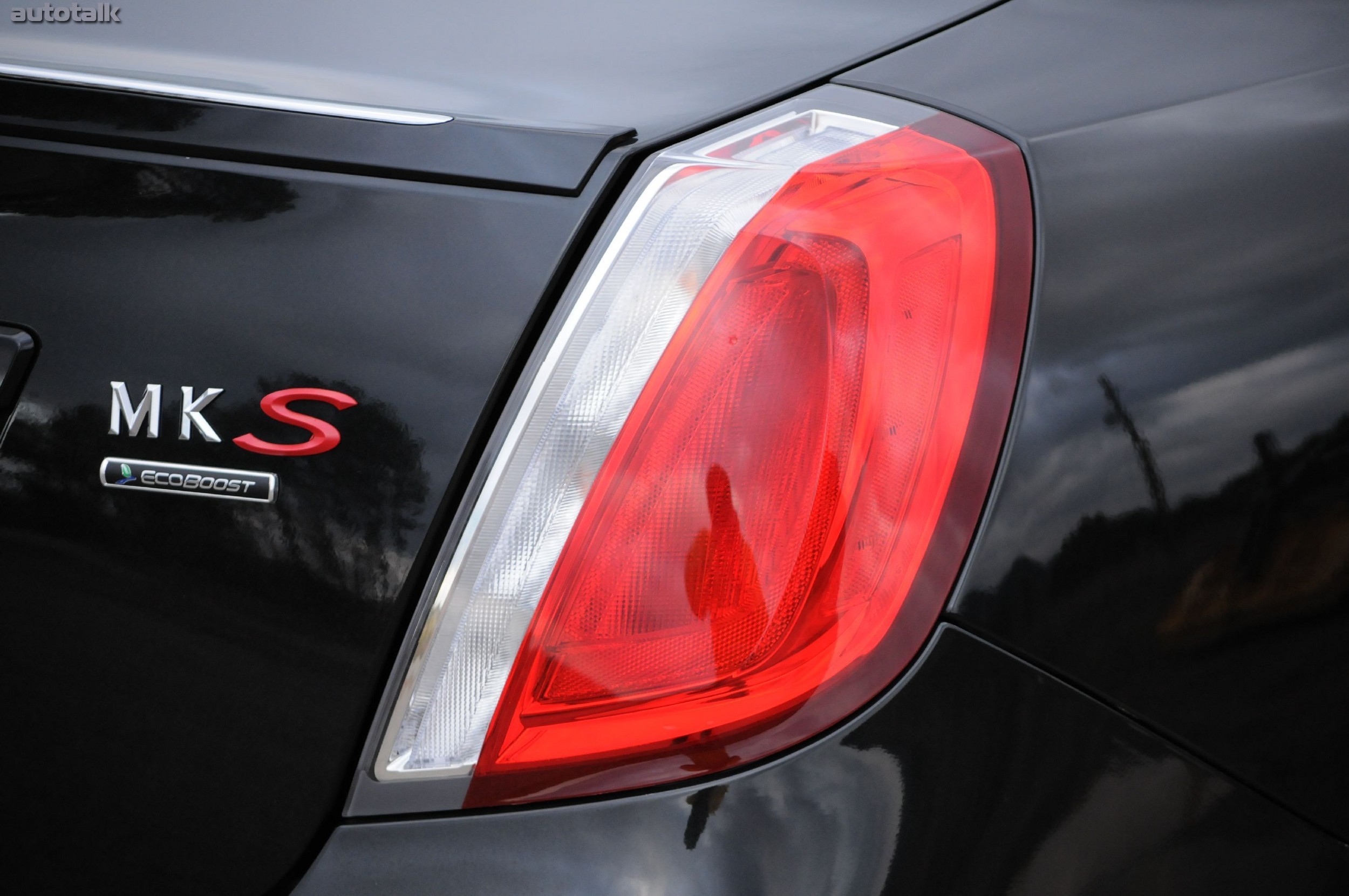 2011 Lincoln MKS Review