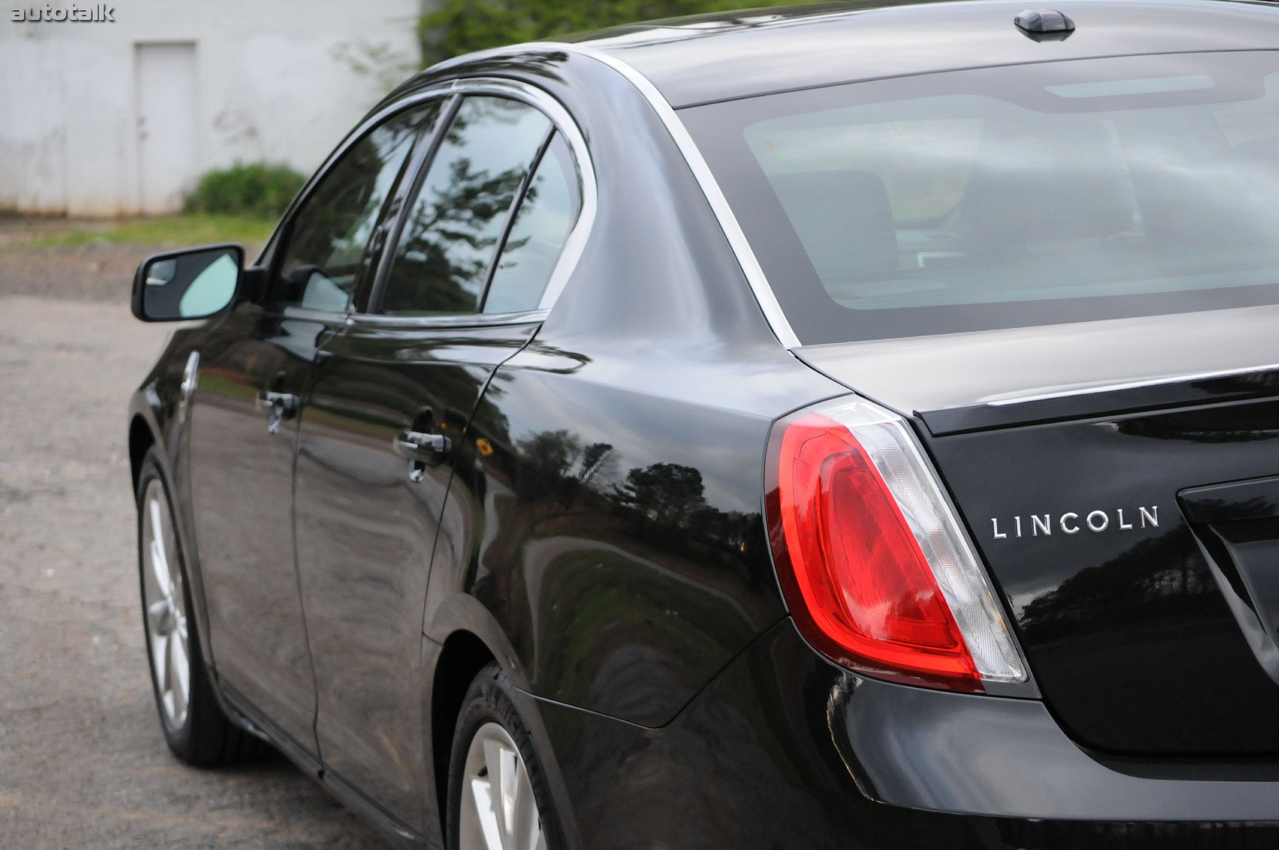 2011 Lincoln MKS Review