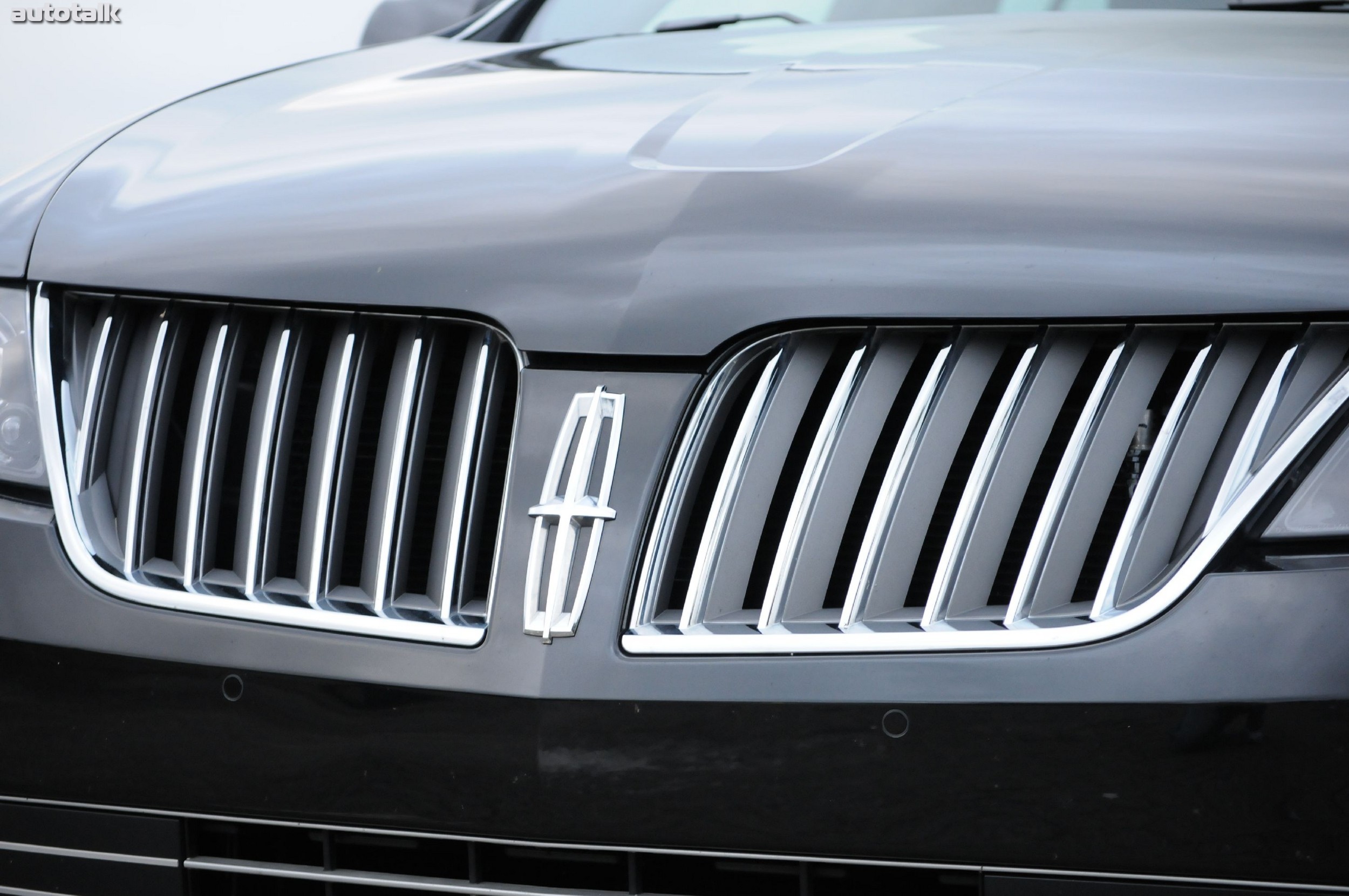 2011 Lincoln MKS Review