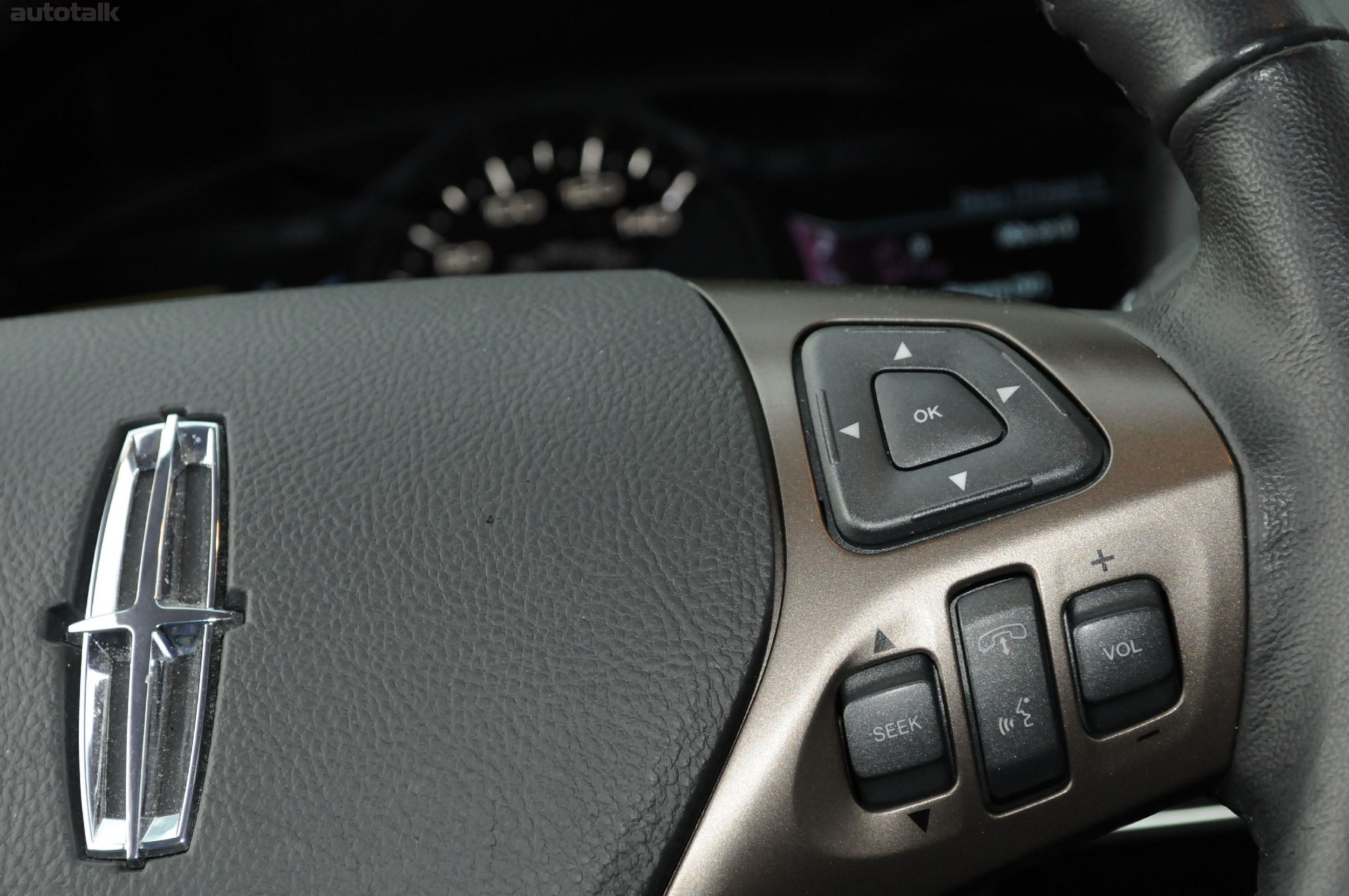 2011 Lincoln MKX Review