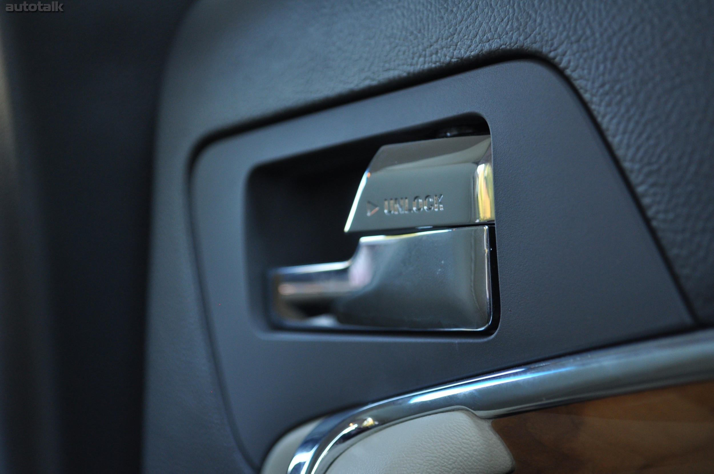 2011 Lincoln MKZ Hybrid Review